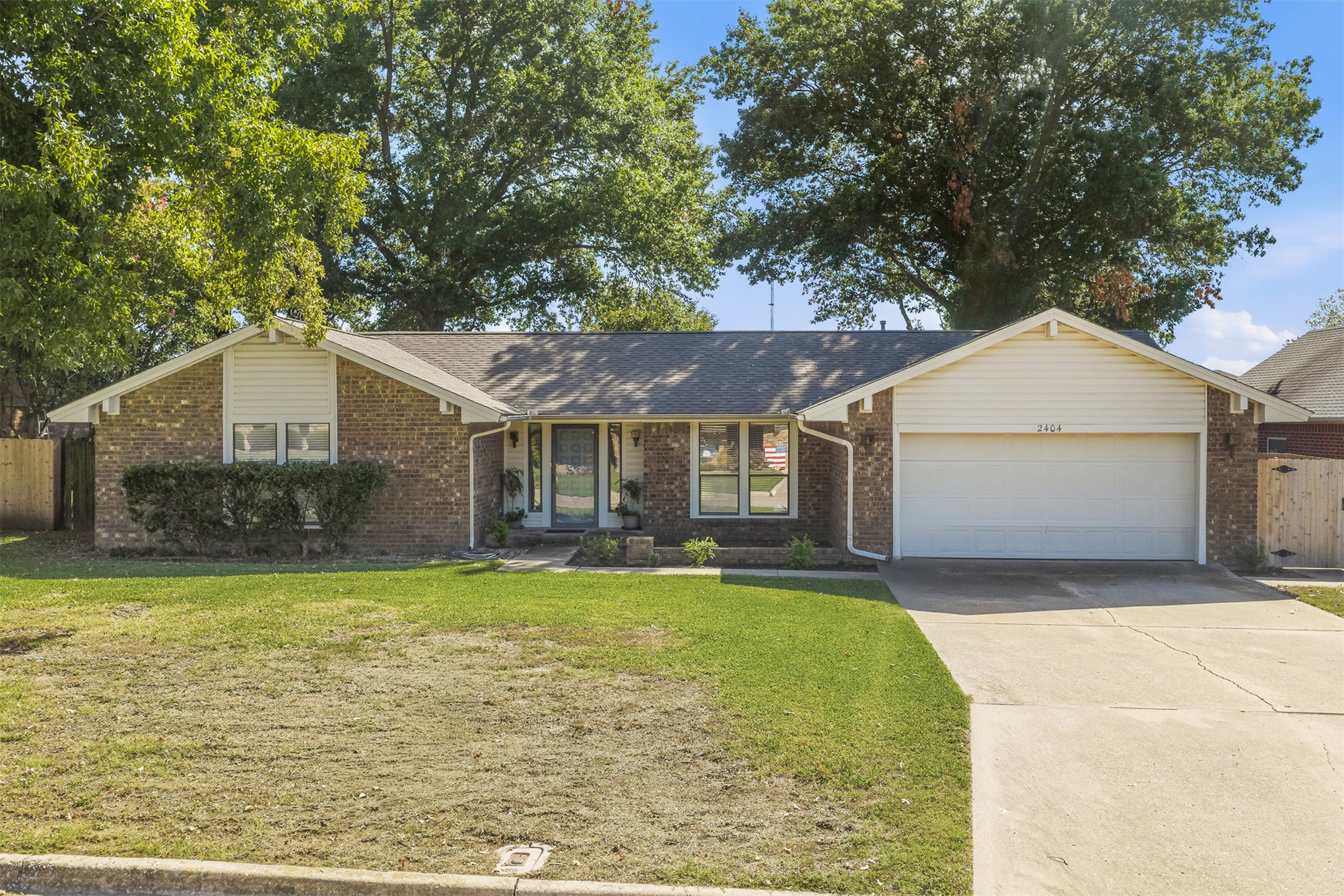 2404 Quail Run Court Property Photo 1