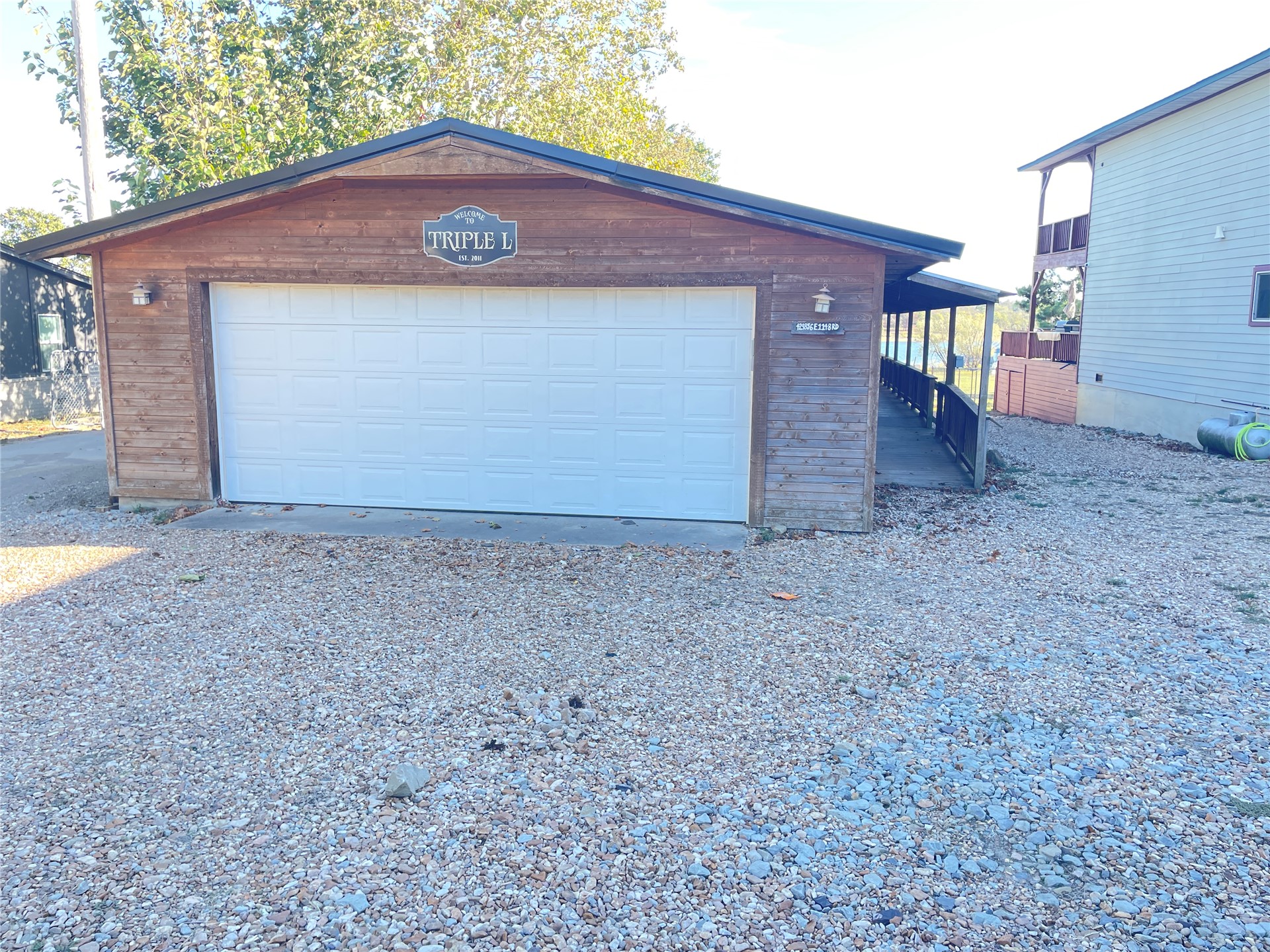 429856 1148 Road Property Photo 2