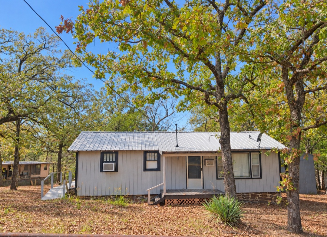 1397 Buds Point Property Photo 1