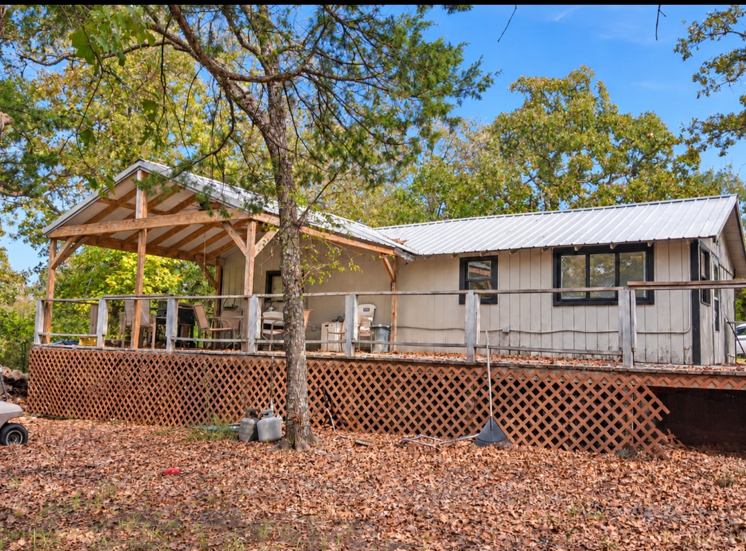 1397 Buds Point Property Photo 2