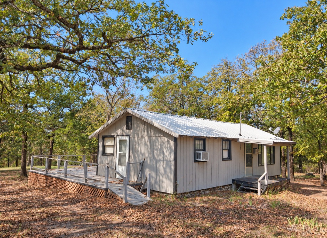 1397 Buds Point Property Photo 4