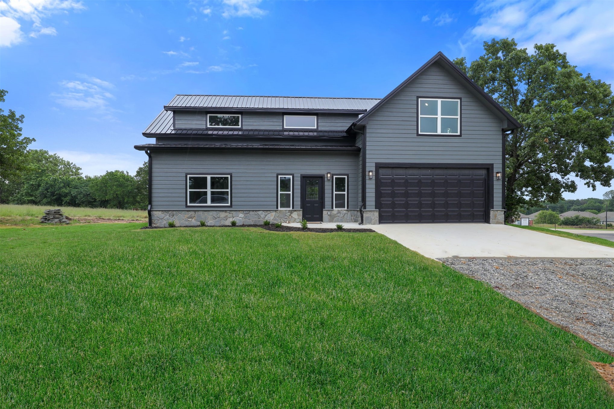 491 2nd Street Property Photo 1