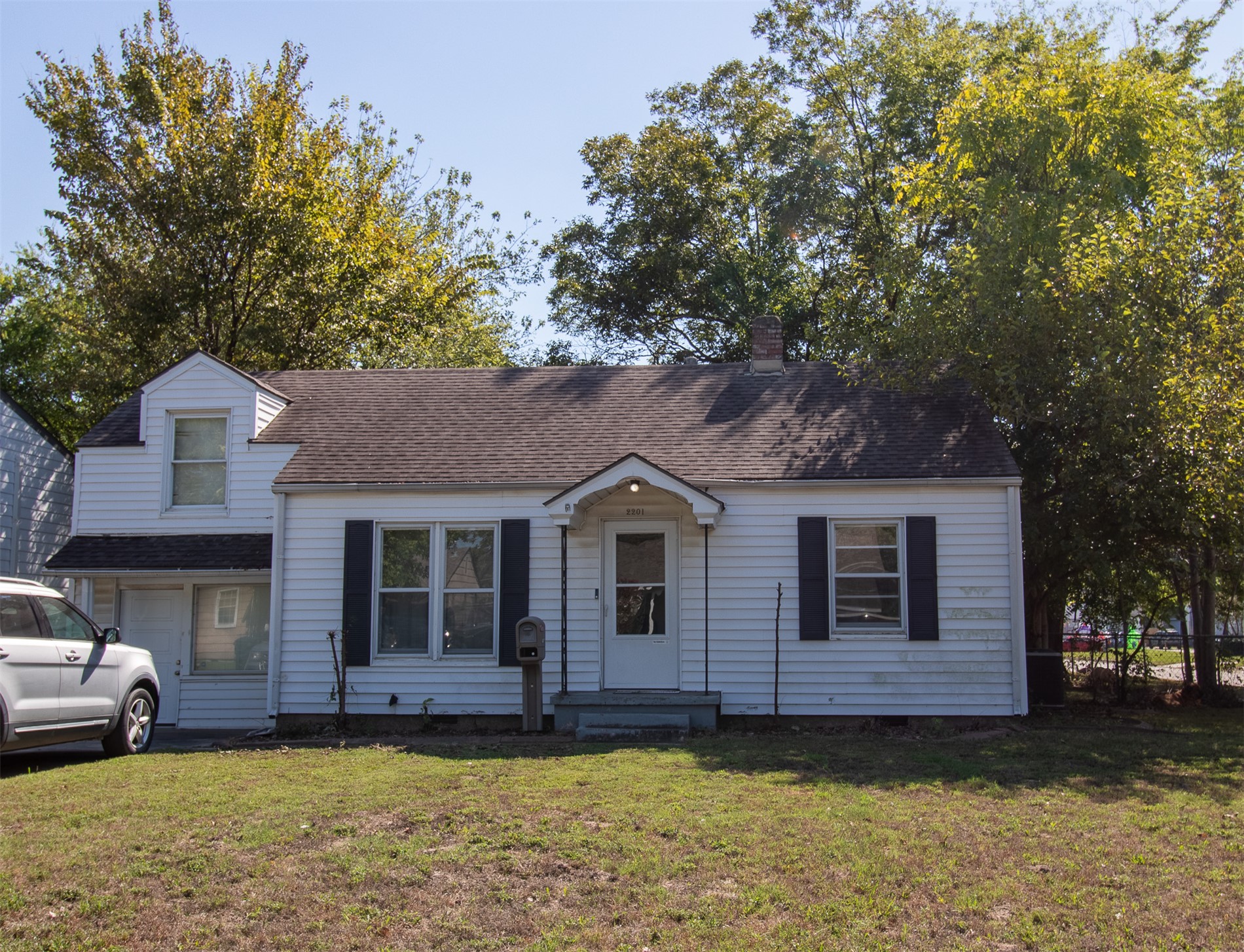 2201 Fredonia Street Property Photo 1