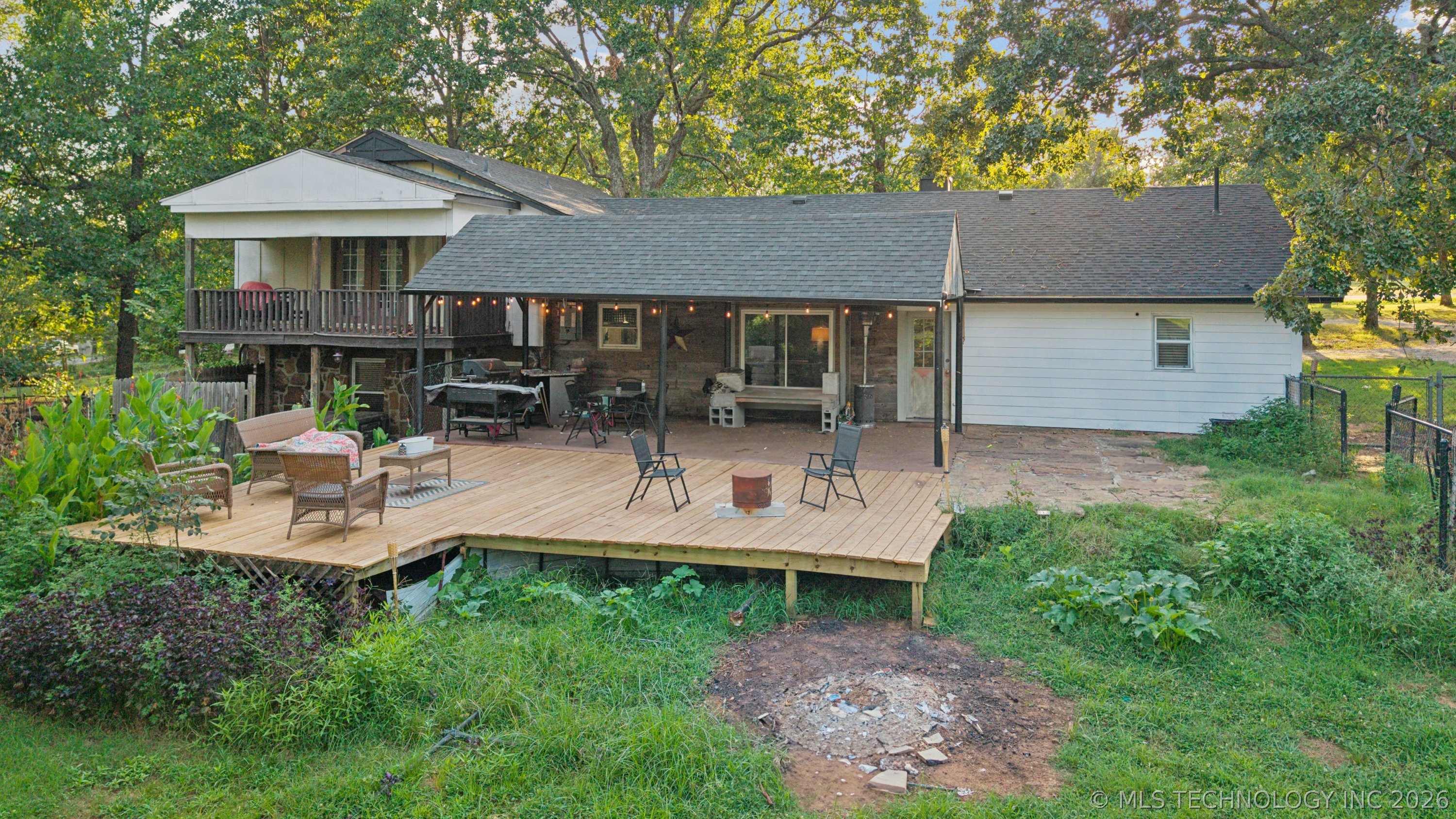 17135 S Creekwood Court Property Photo 2