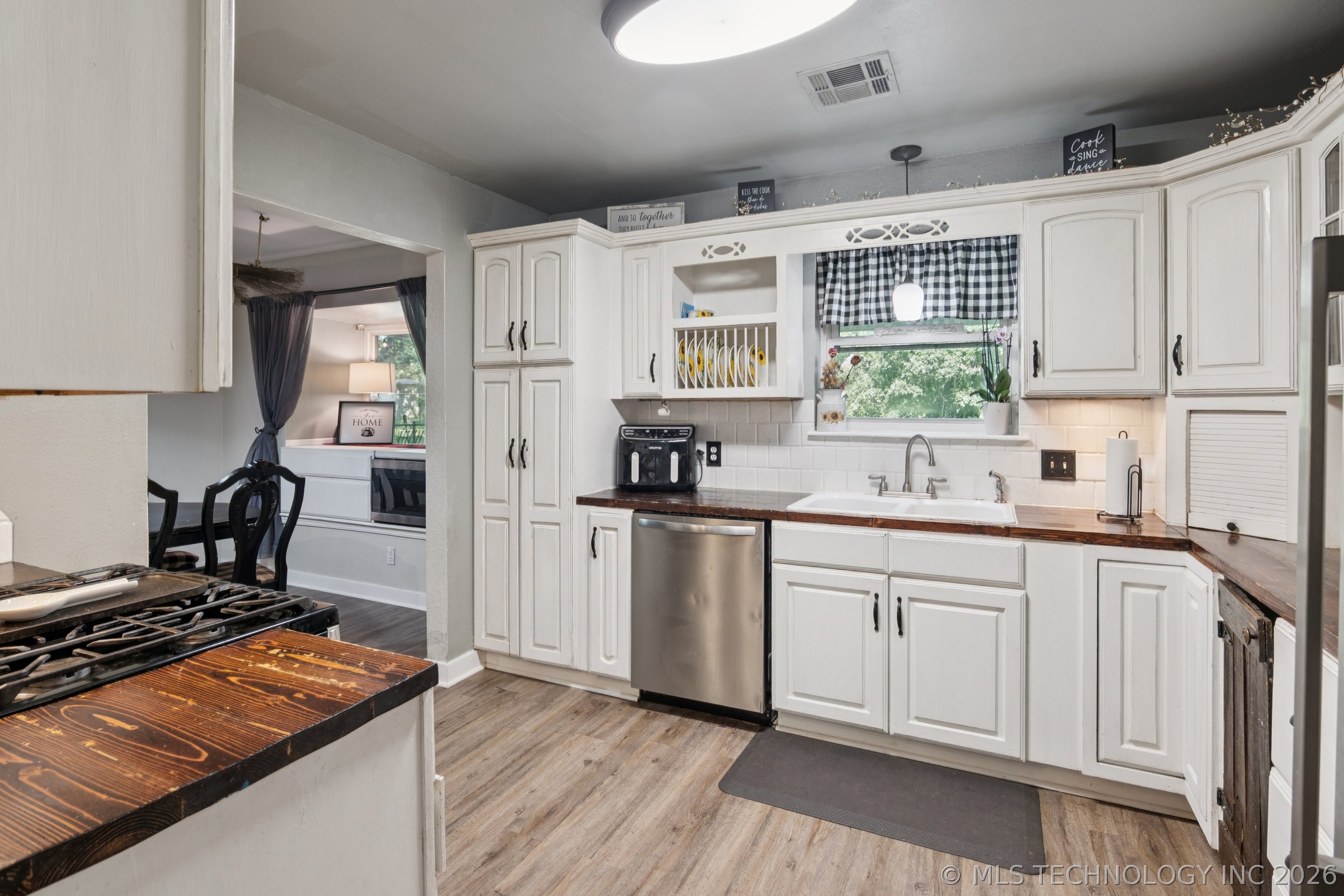 17135 S Creekwood Court Property Photo 8