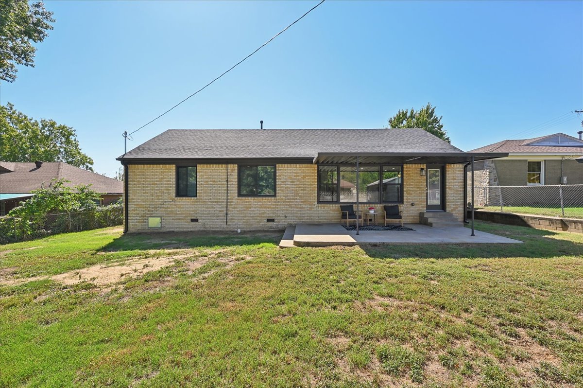 3709 E 40th Street Property Photo 36