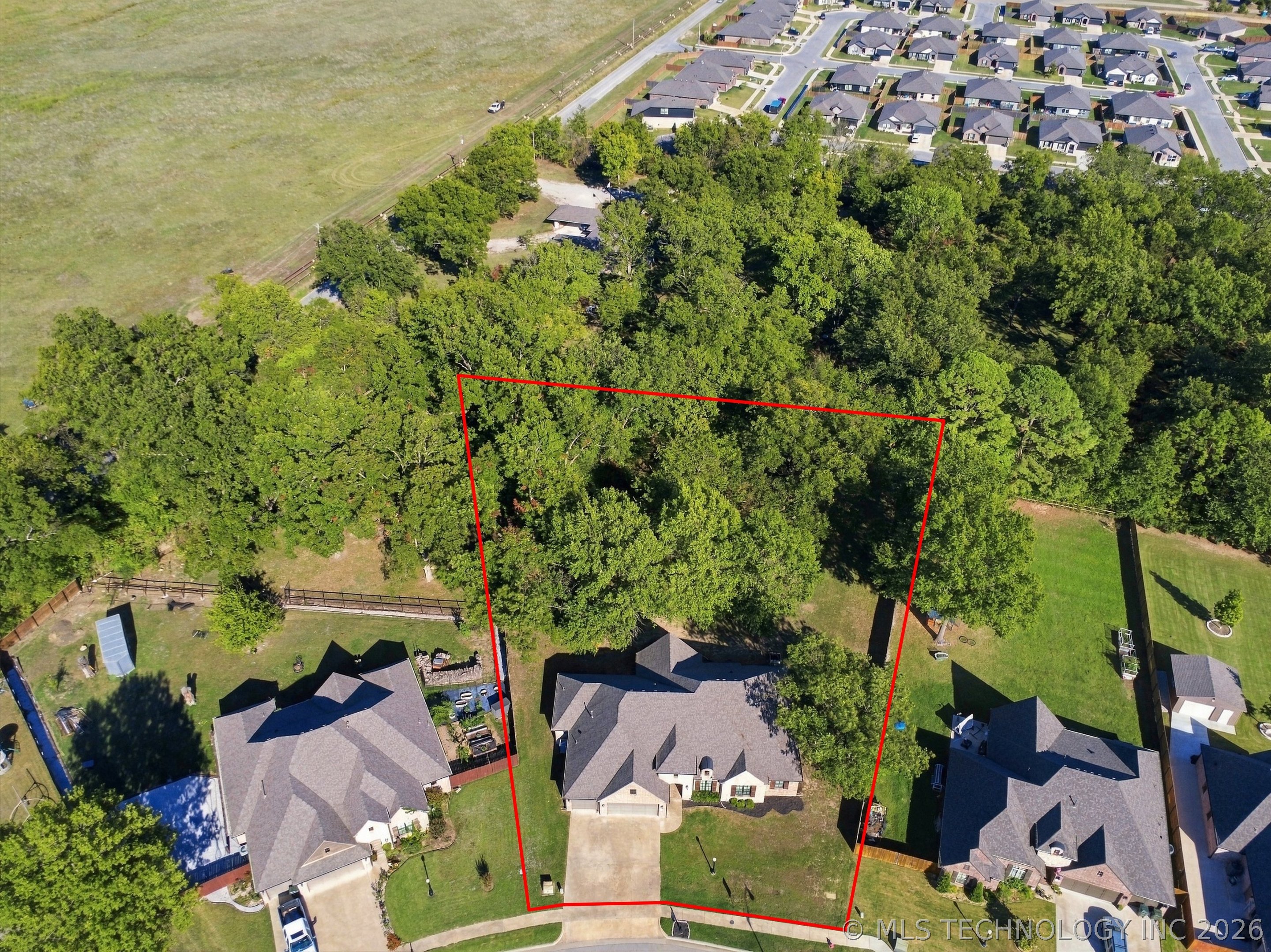 1500 Forest Hill Drive Property Photo 3
