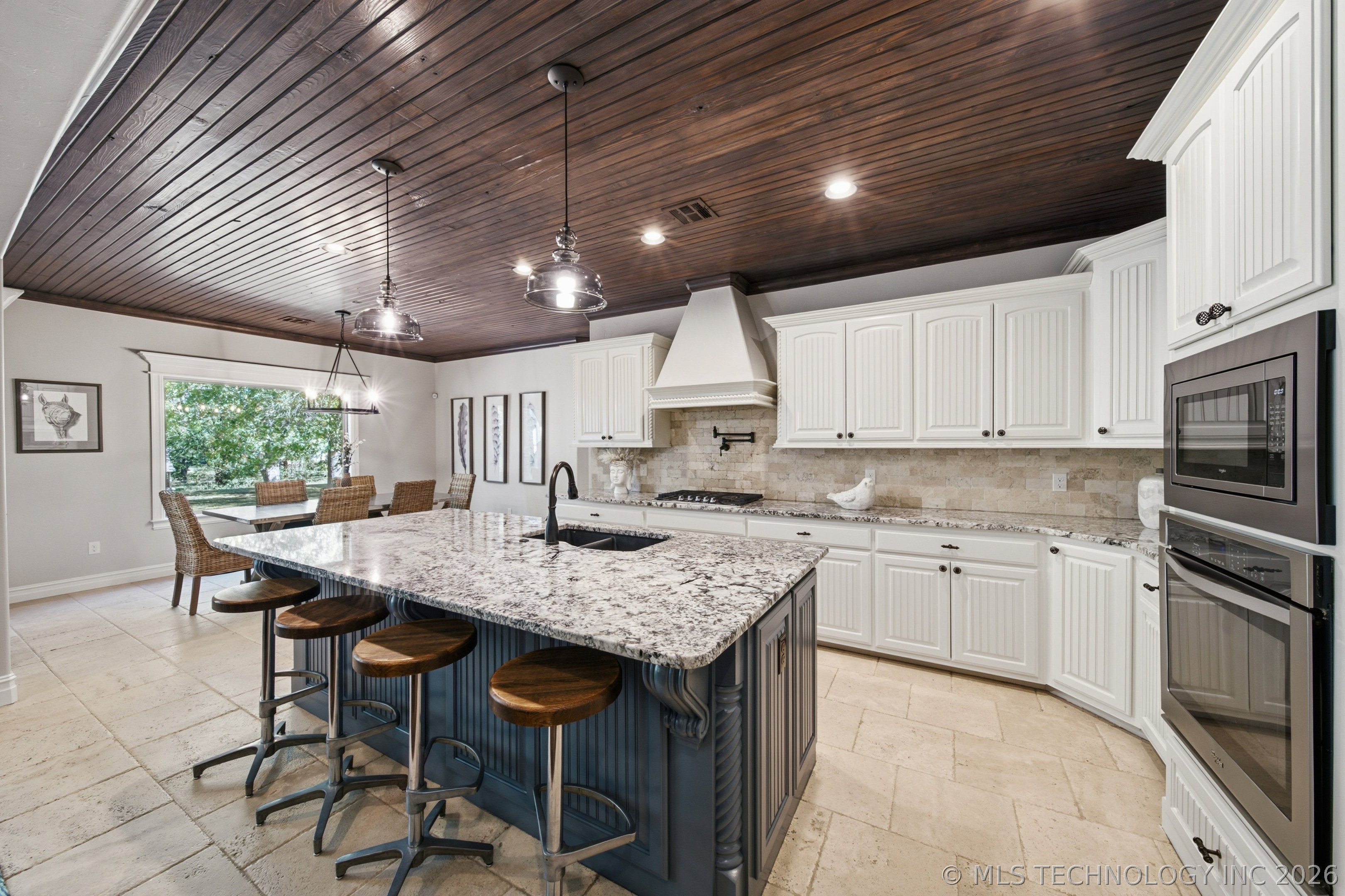 1500 Forest Hill Drive Property Photo 10