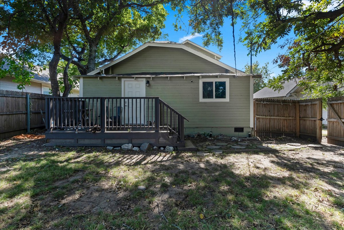 2629 E 8th Street Property Photo 28