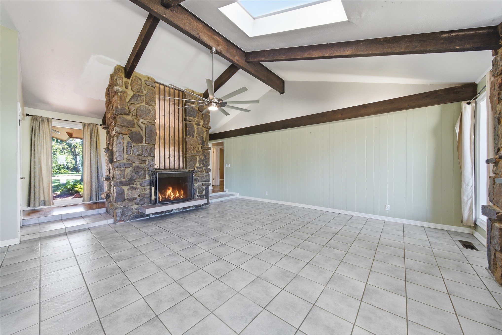 3105 E 78th Place Property Photo 3