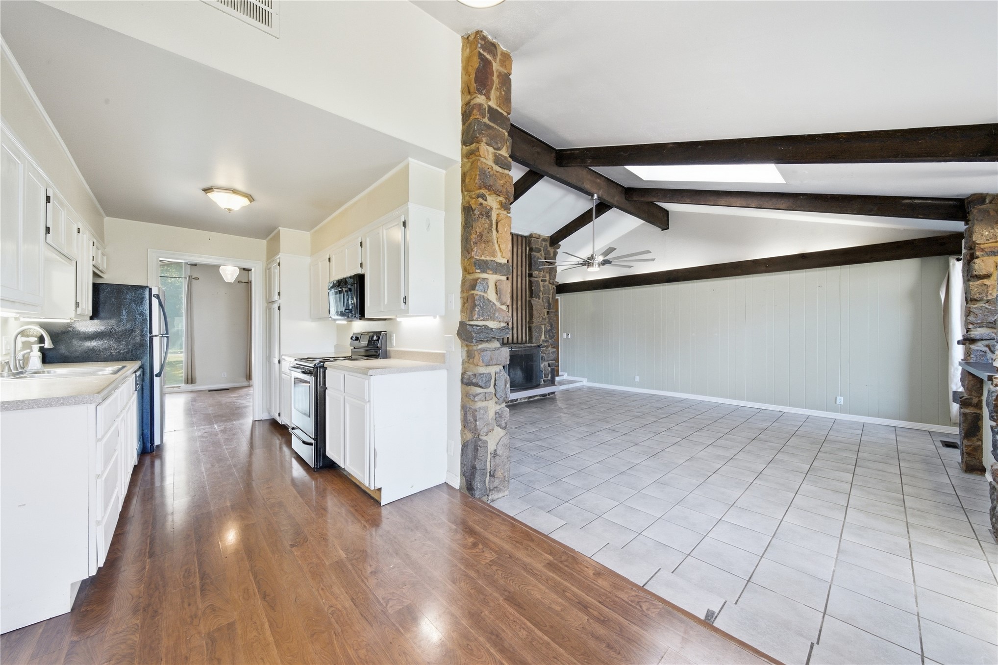 3105 E 78th Place Property Photo 11