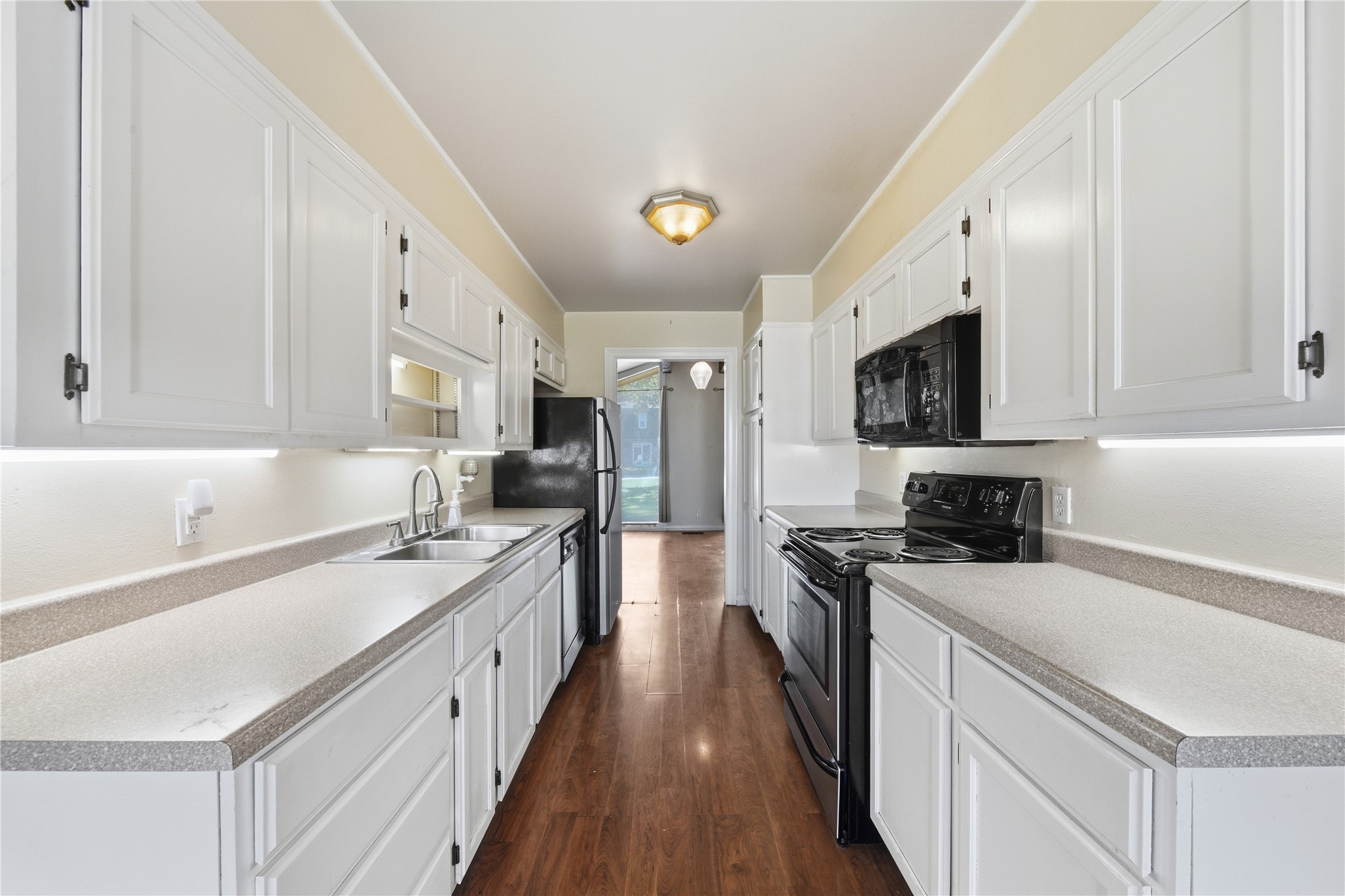 3105 E 78th Place Property Photo 12