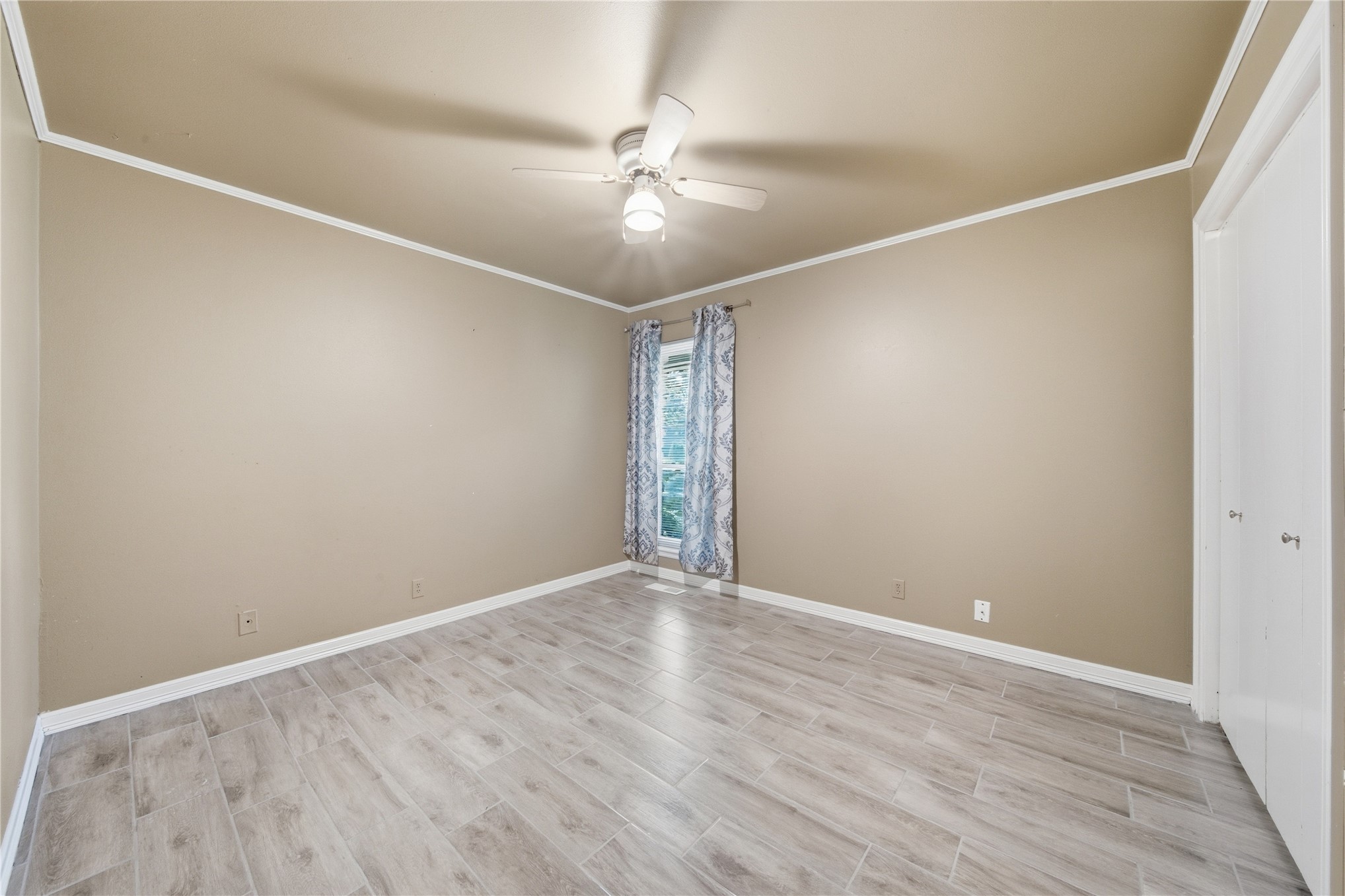 3105 E 78th Place Property Photo 26