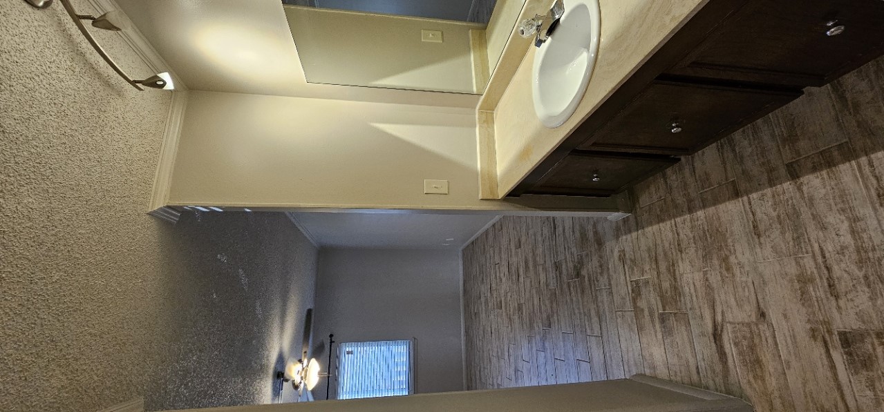 6724 S Lewis Avenue 1305 Property Photo 14