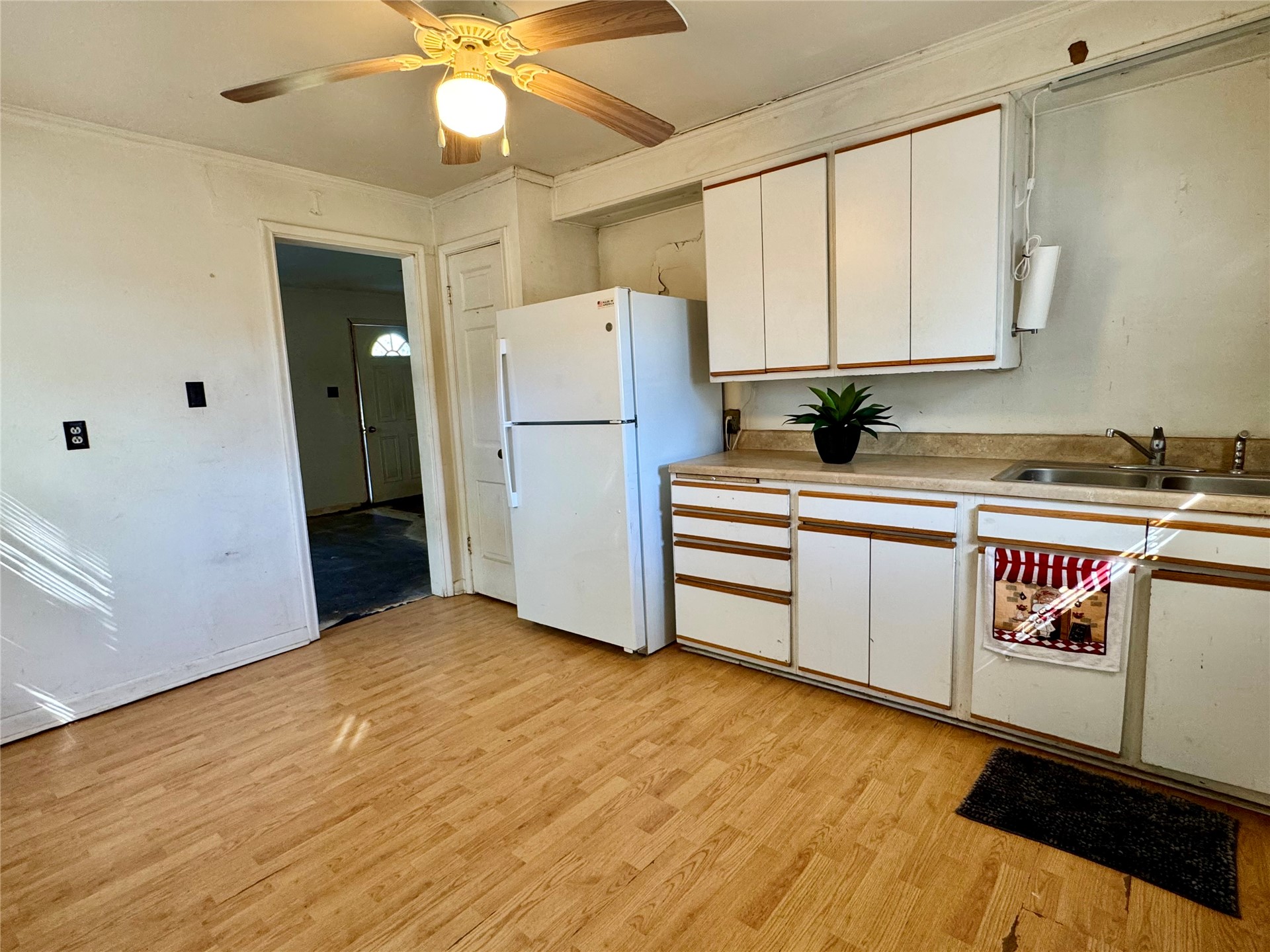 320 Park Property Photo 7