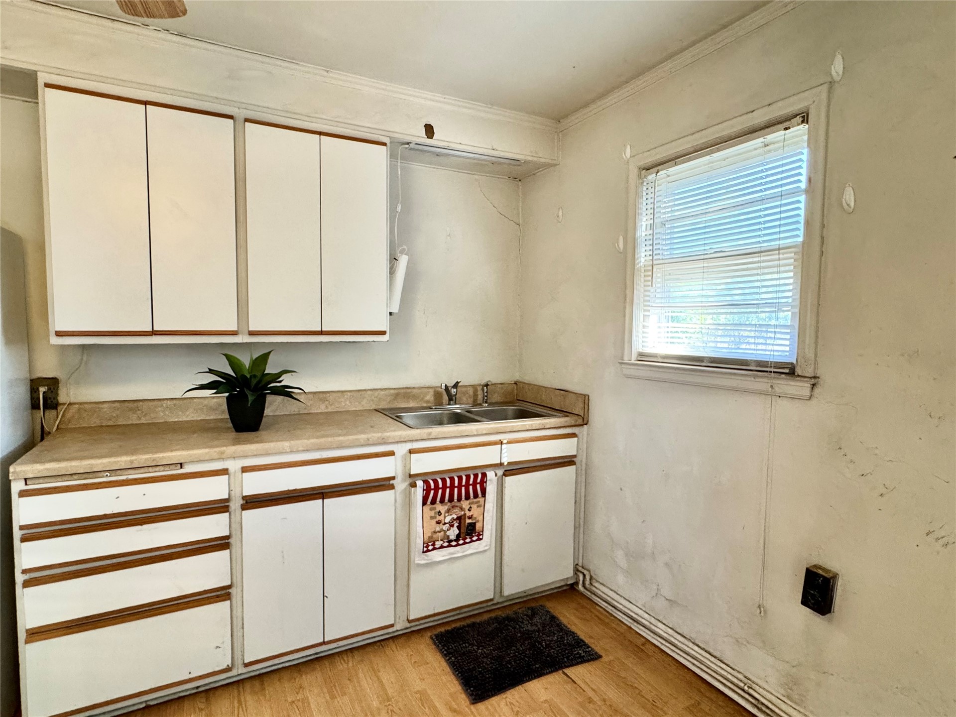 320 Park Property Photo 9