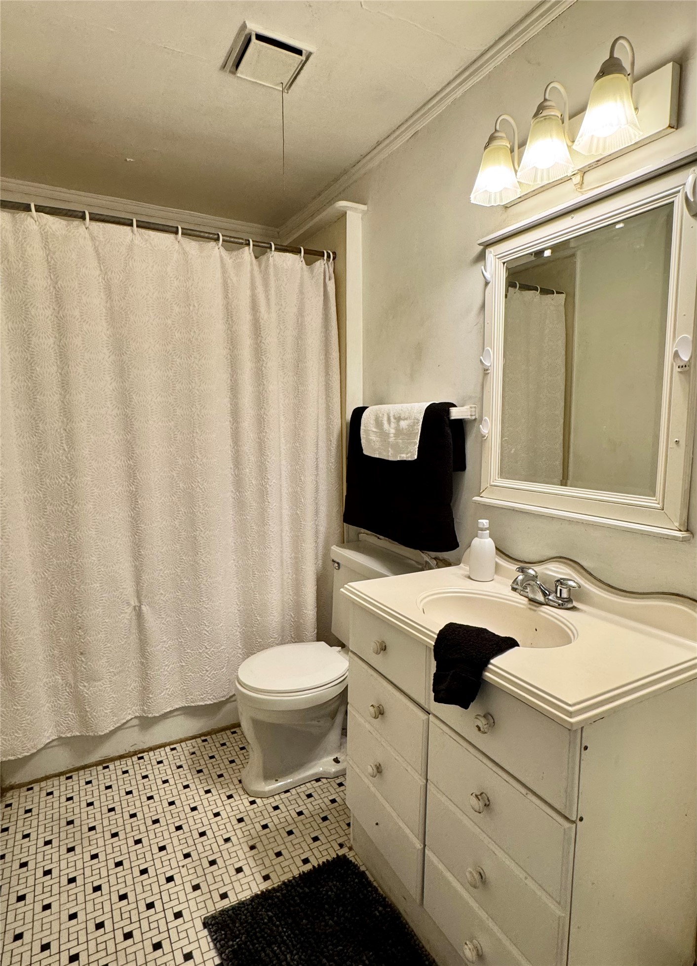 320 Park Property Photo 14