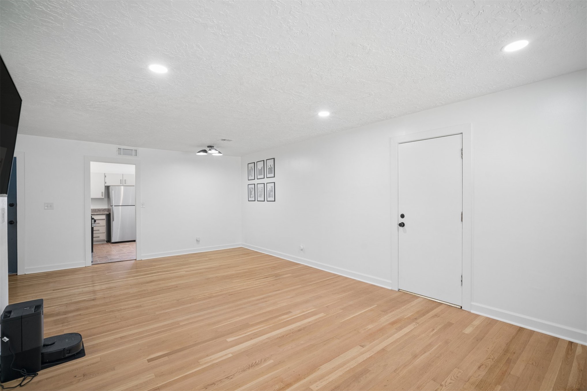 5731 E 22nd Place Property Photo 8