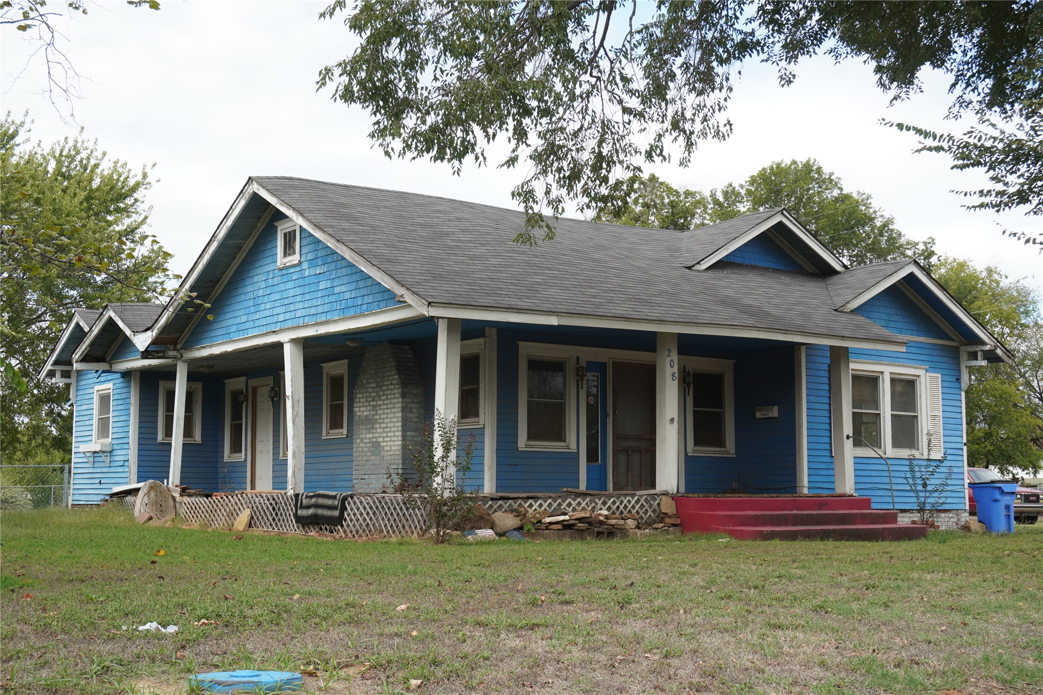 208 Nw 5th Street Property Photo 1