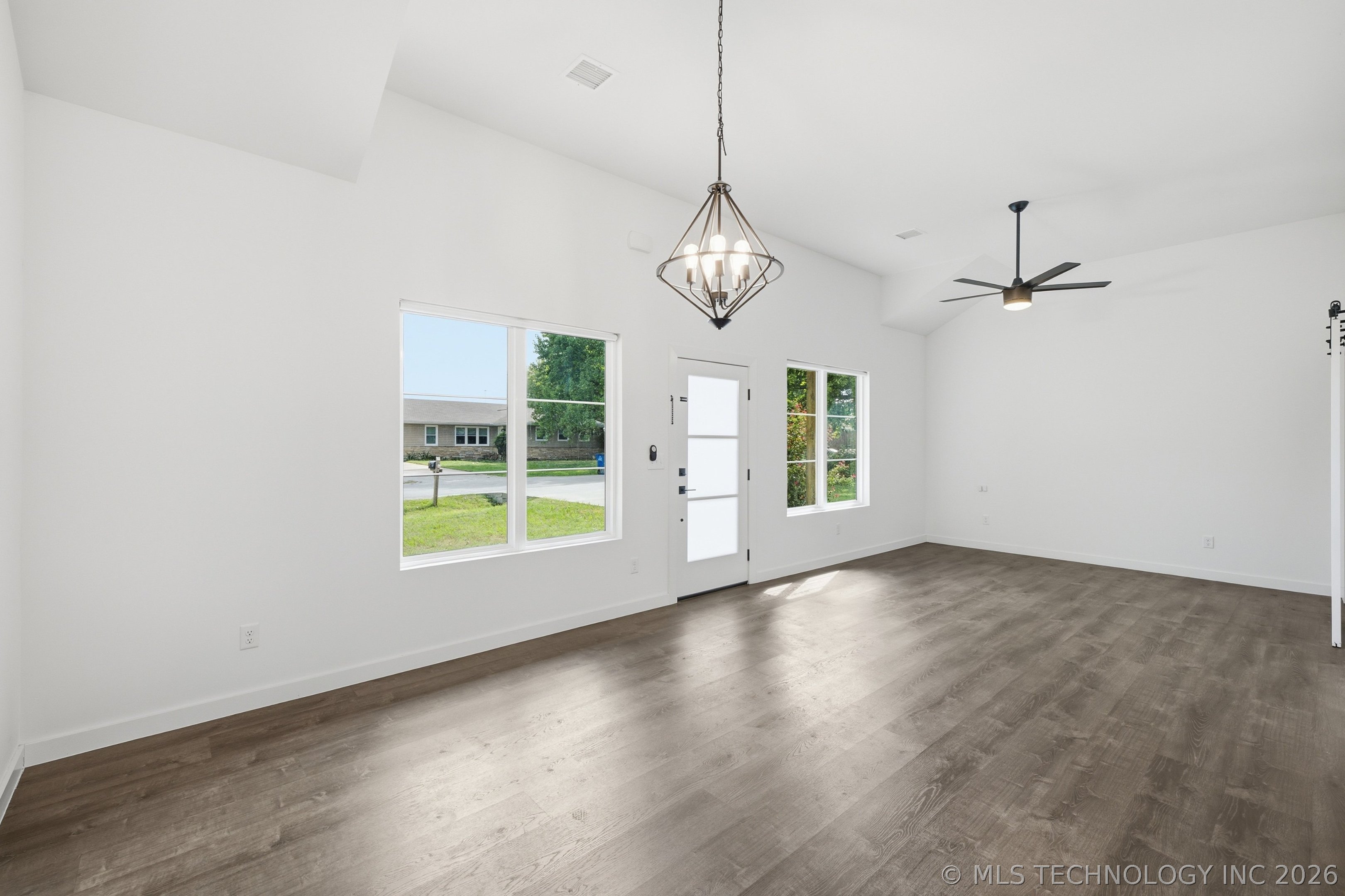 5928 S 100th East Avenue Property Photo 6