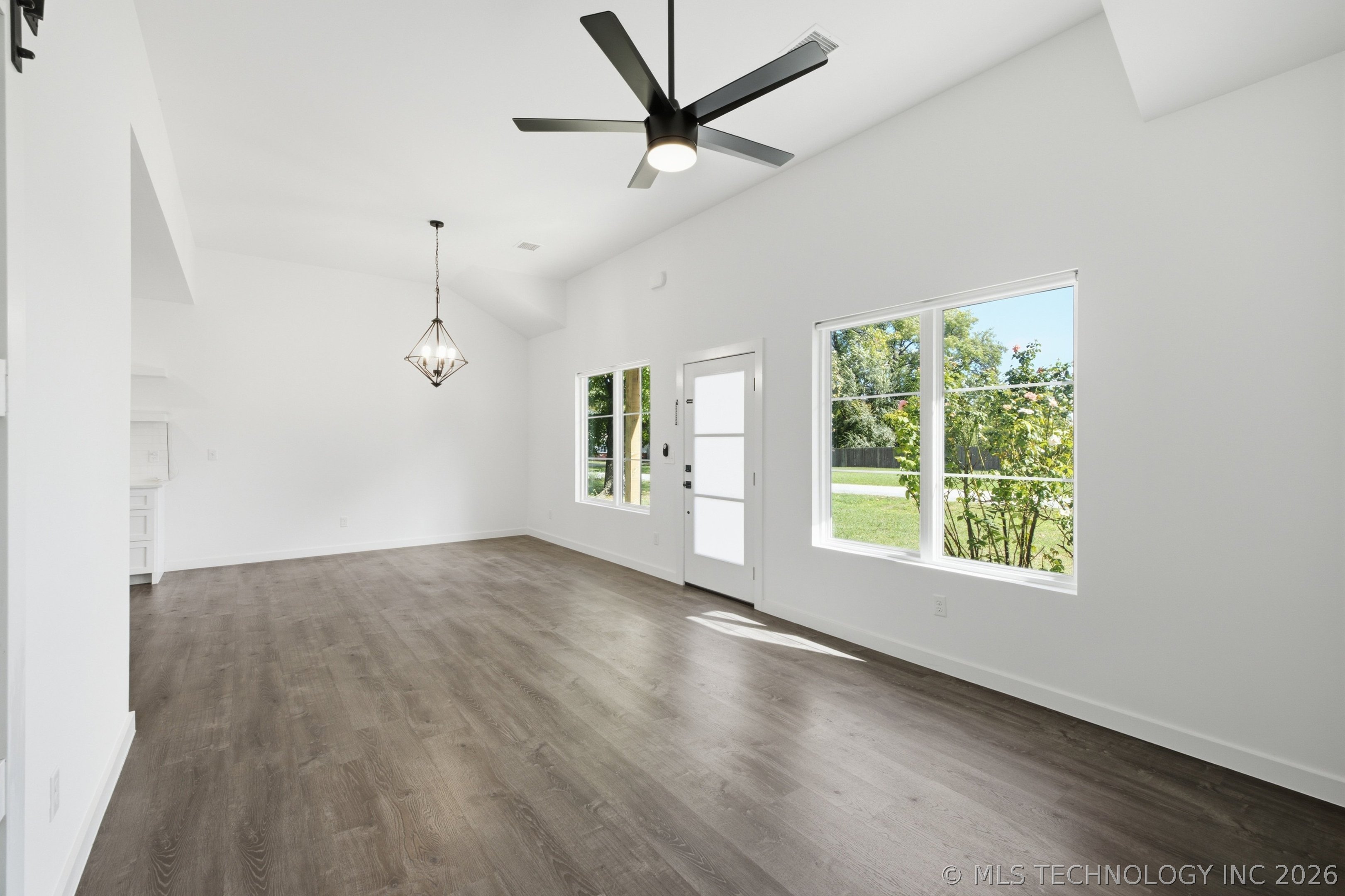 5928 S 100th East Avenue Property Photo 7
