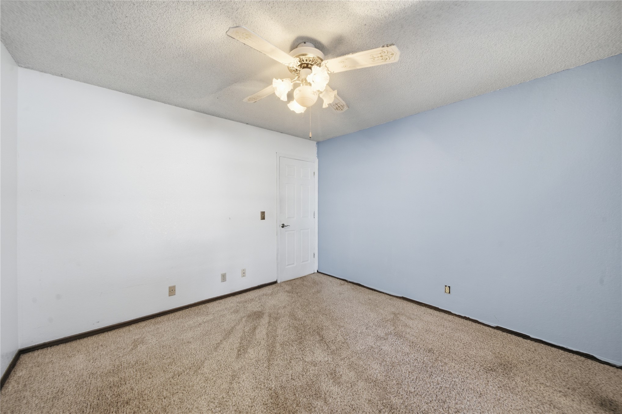 2817 S 138th Avenue Property Photo 18