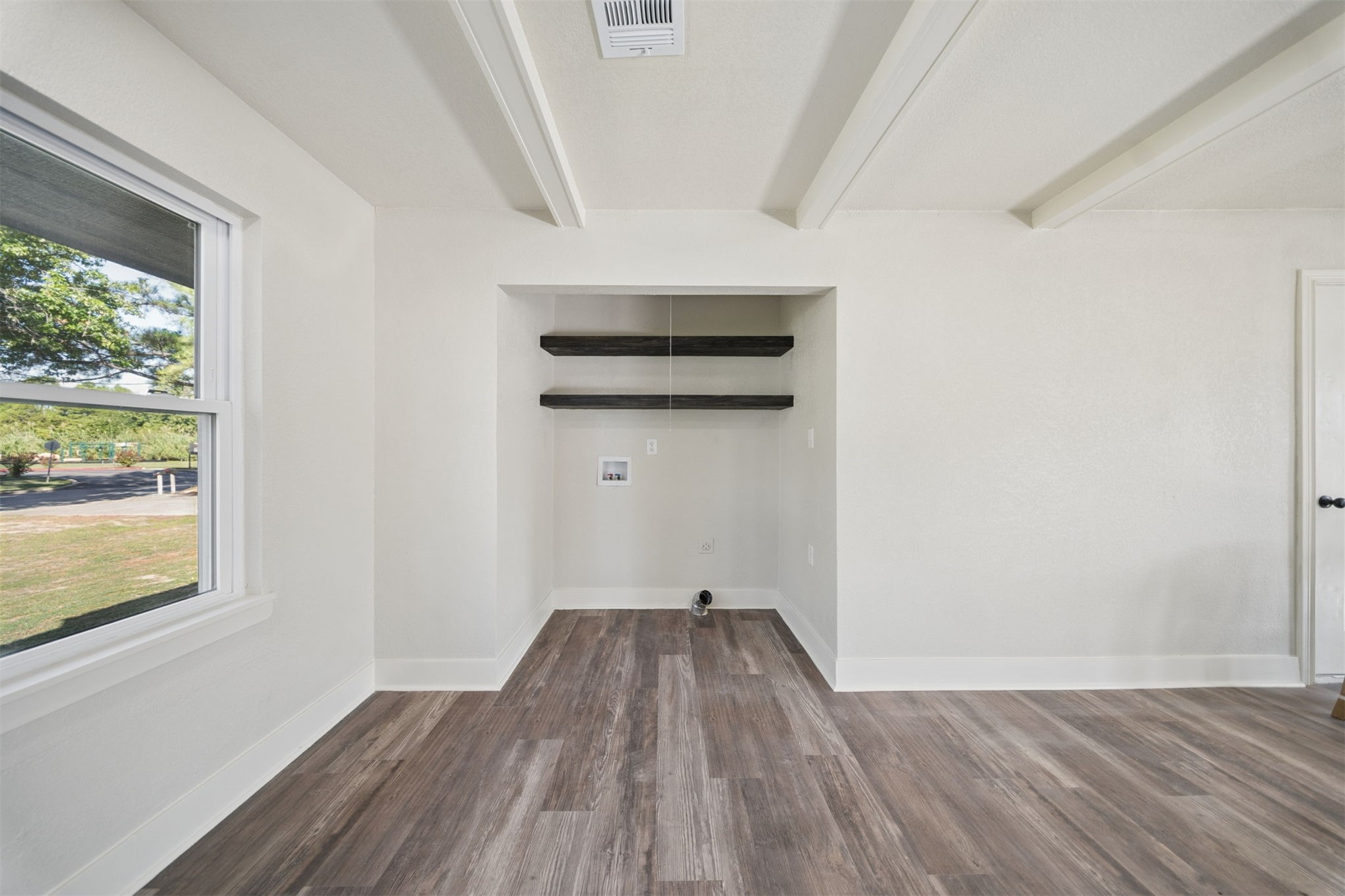 705 N Elliott Street Property Photo 17