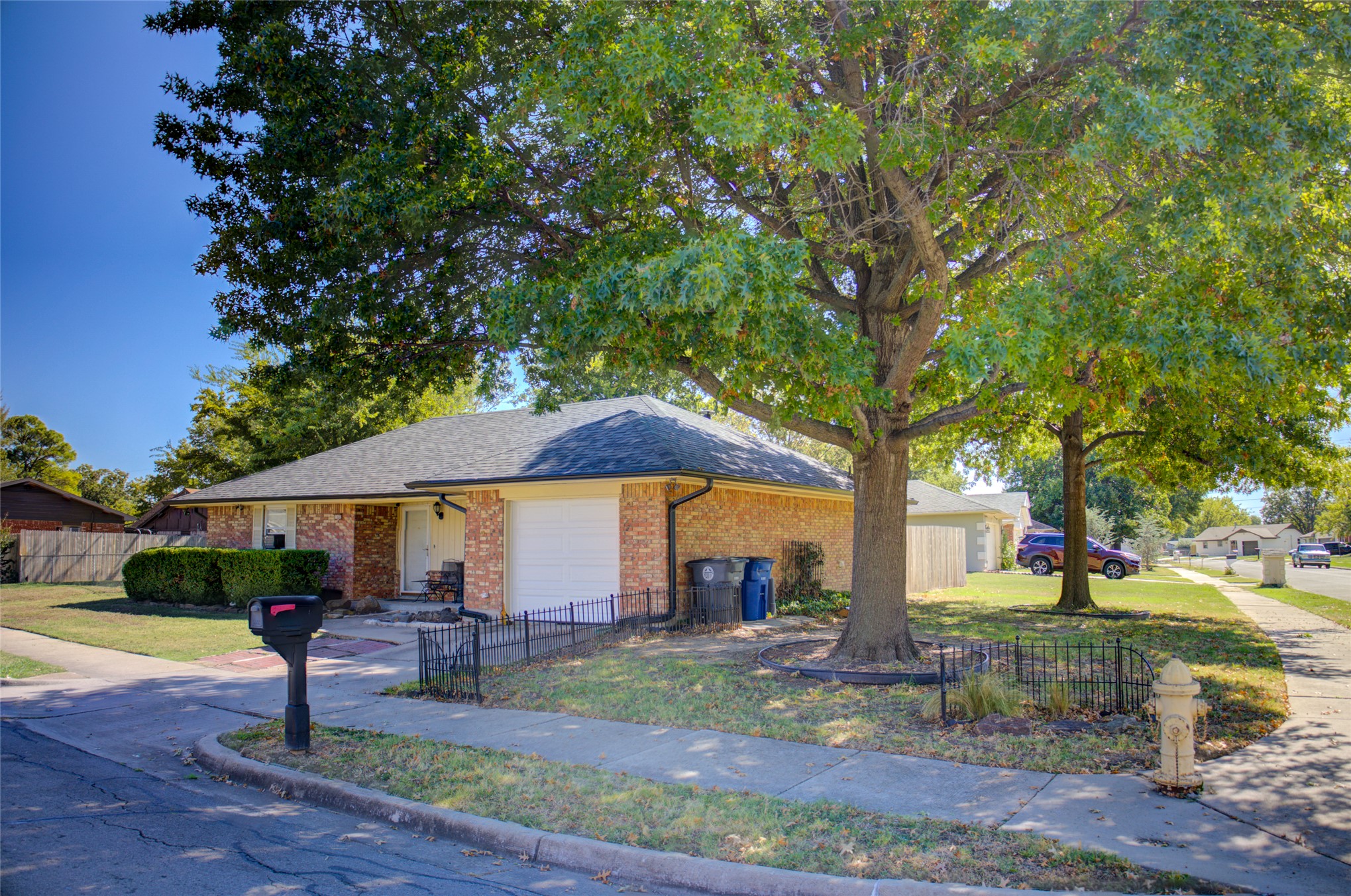 11632 E 34th Street Property Photo 2