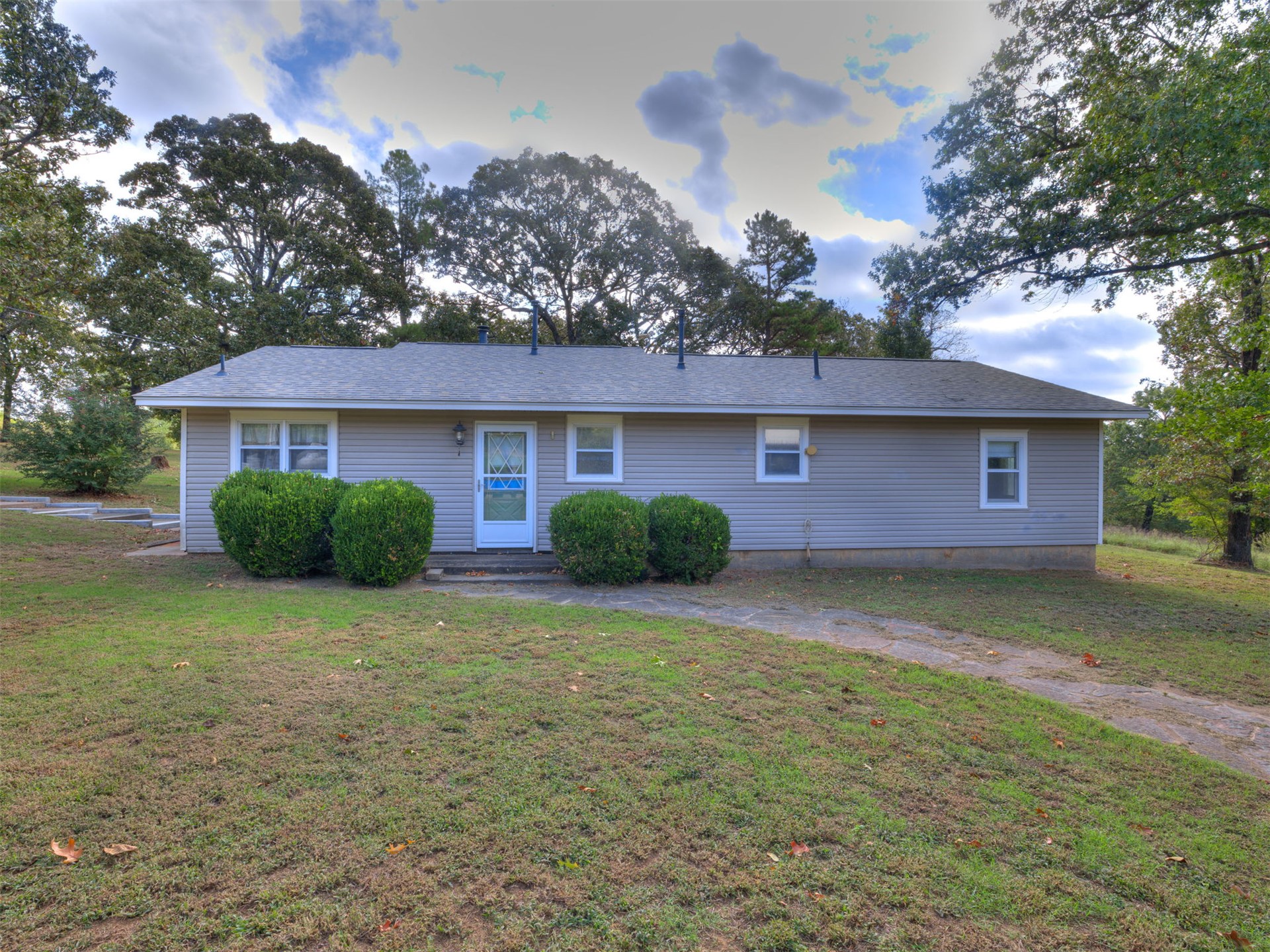 7085 N 427 Property Photo 1