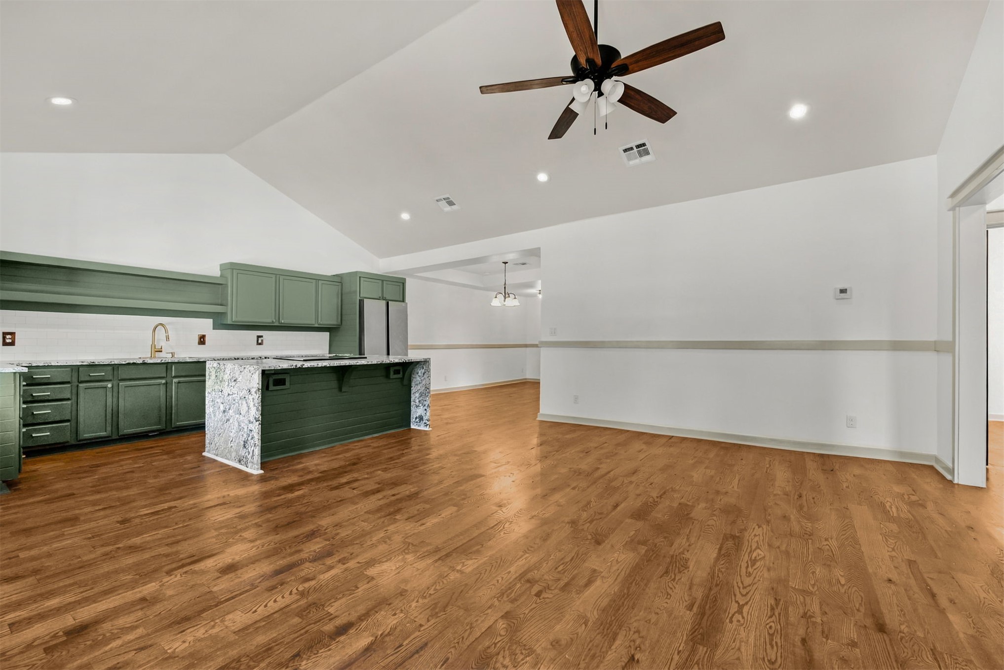 351 S Yorktown Avenue Property Photo 17