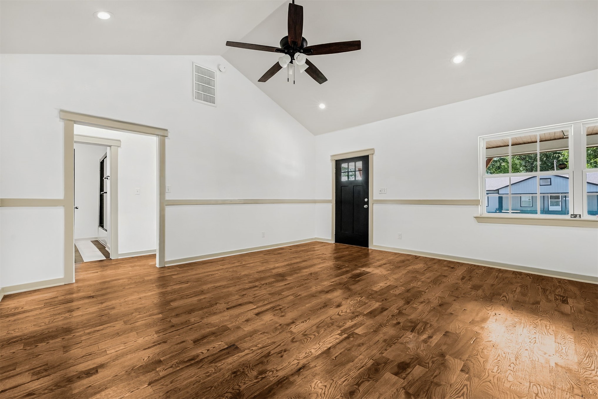 351 S Yorktown Avenue Property Photo 18