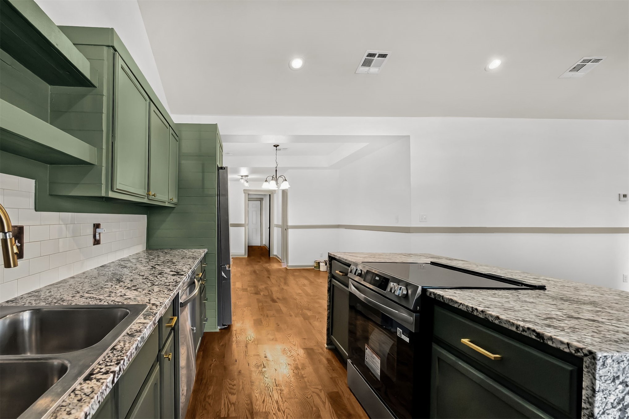 351 S Yorktown Avenue Property Photo 24