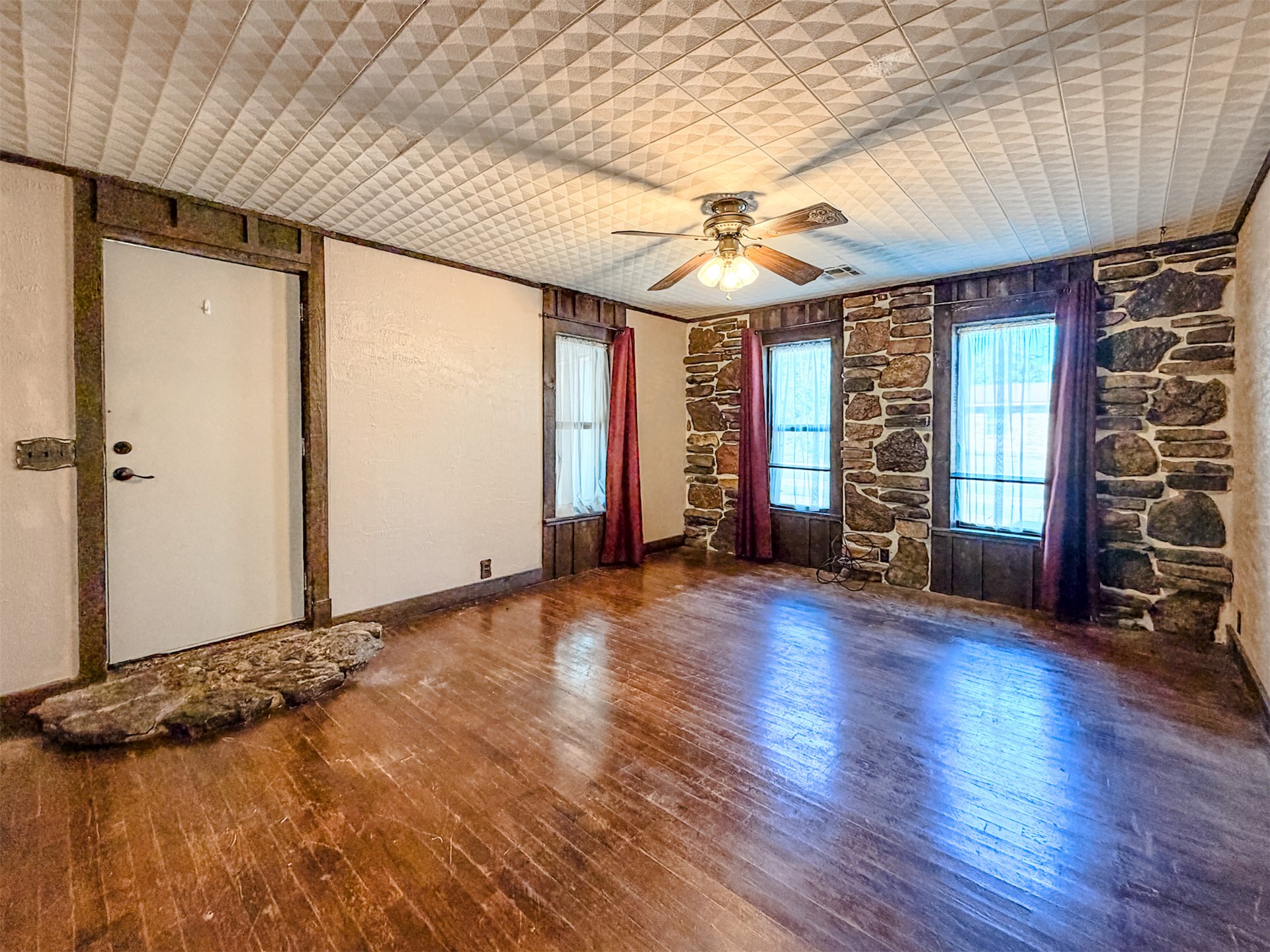 501 S Cherokee Avenue Property Photo 10