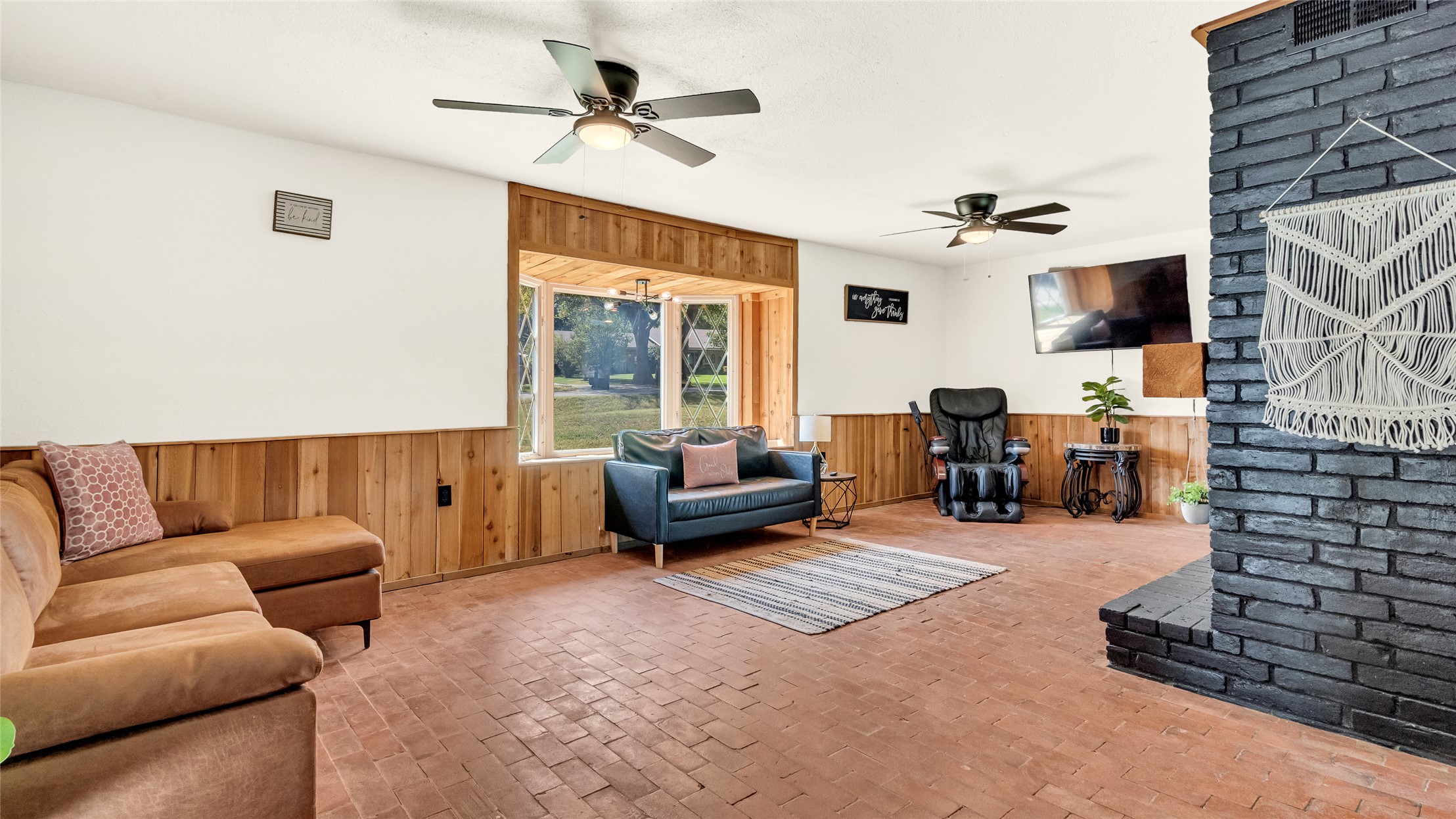 221 Meadow Road Property Photo 2
