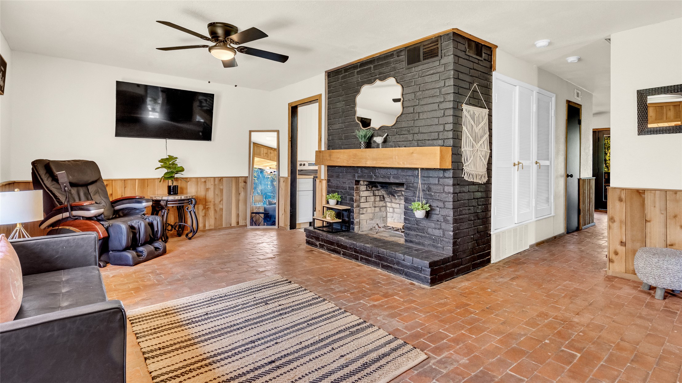 221 Meadow Road Property Photo 3
