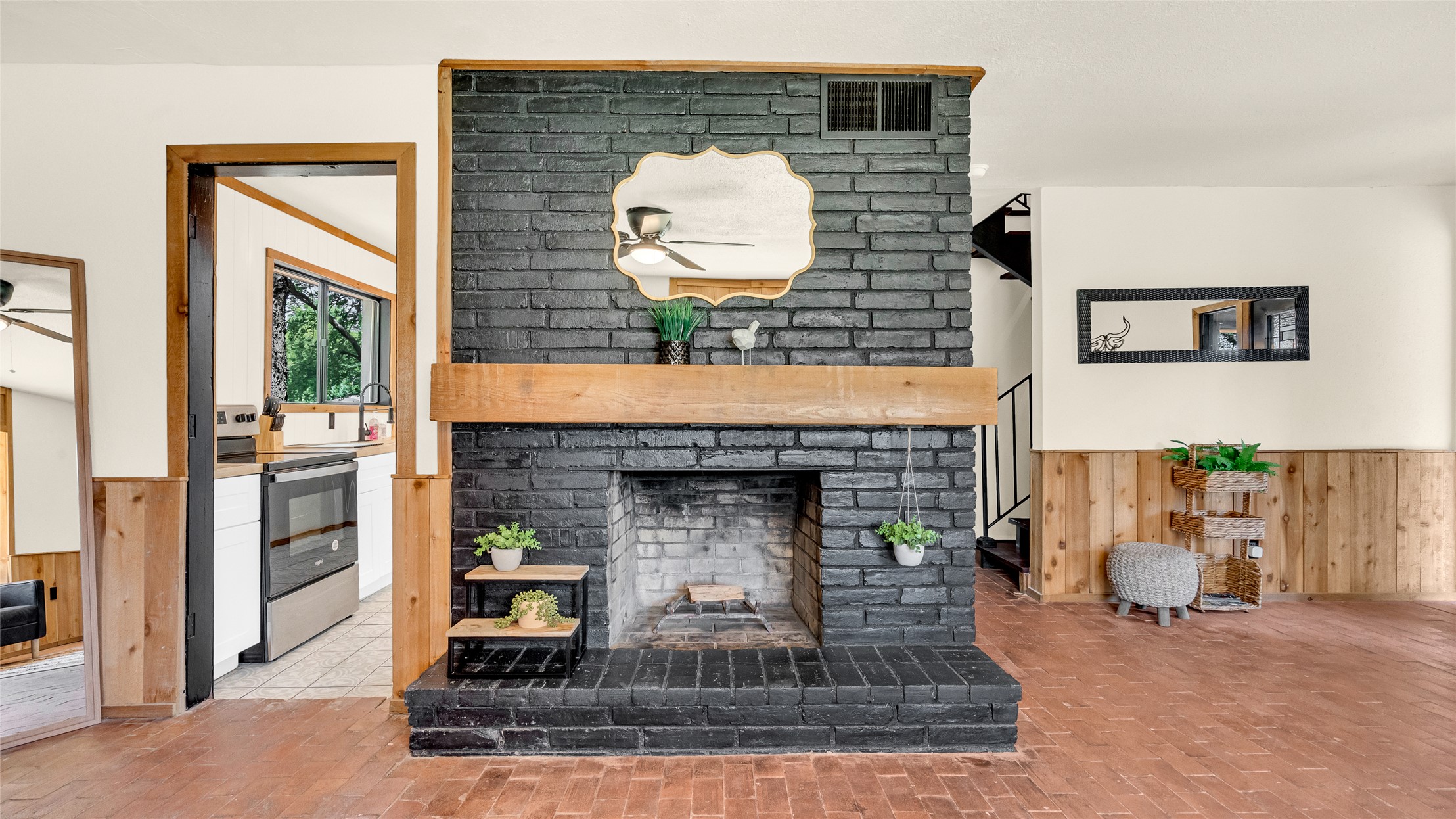221 Meadow Road Property Photo 4