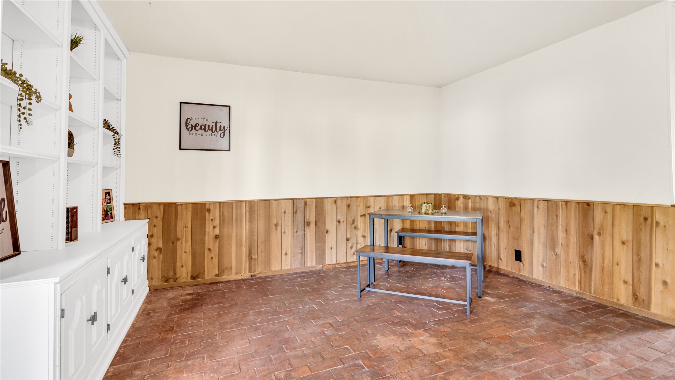 221 Meadow Road Property Photo 11