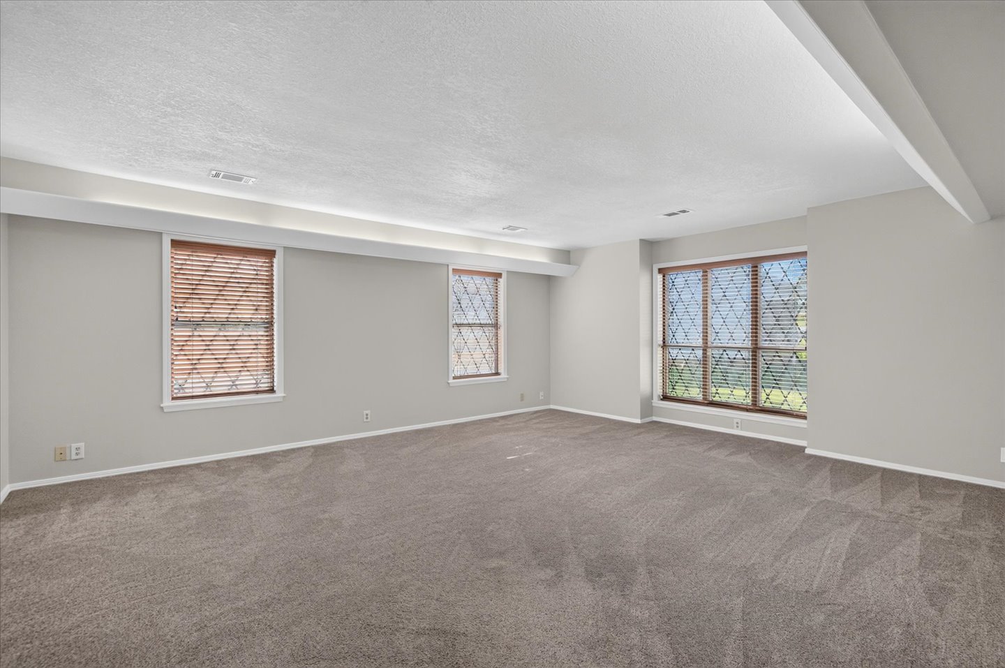 438 Chisholm Circle Property Photo 7