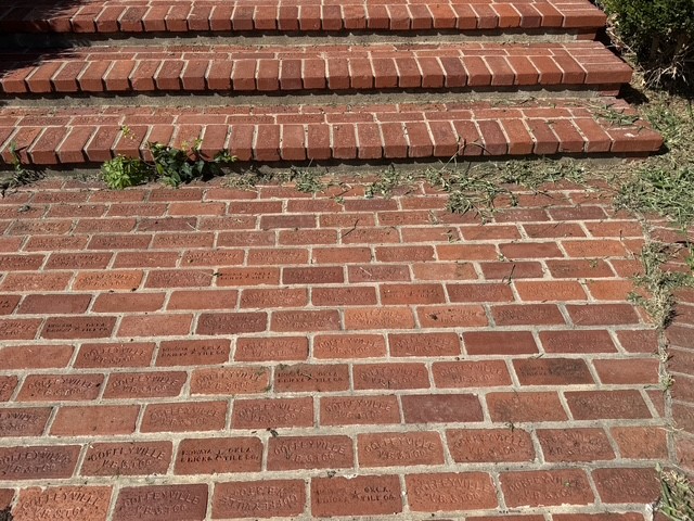 110 S Hickory Street Property Photo 4