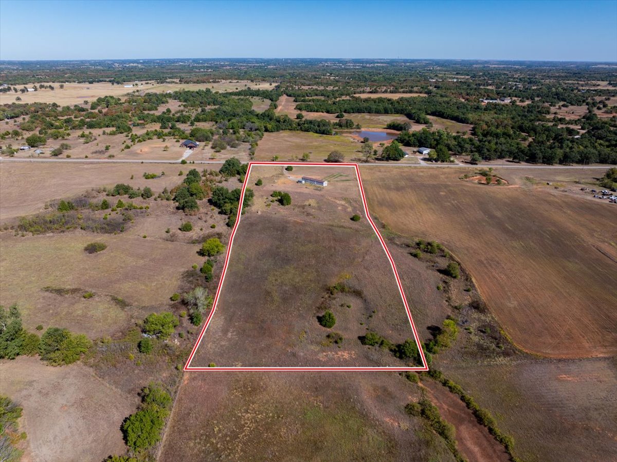 12272 240th Street Property Photo 3