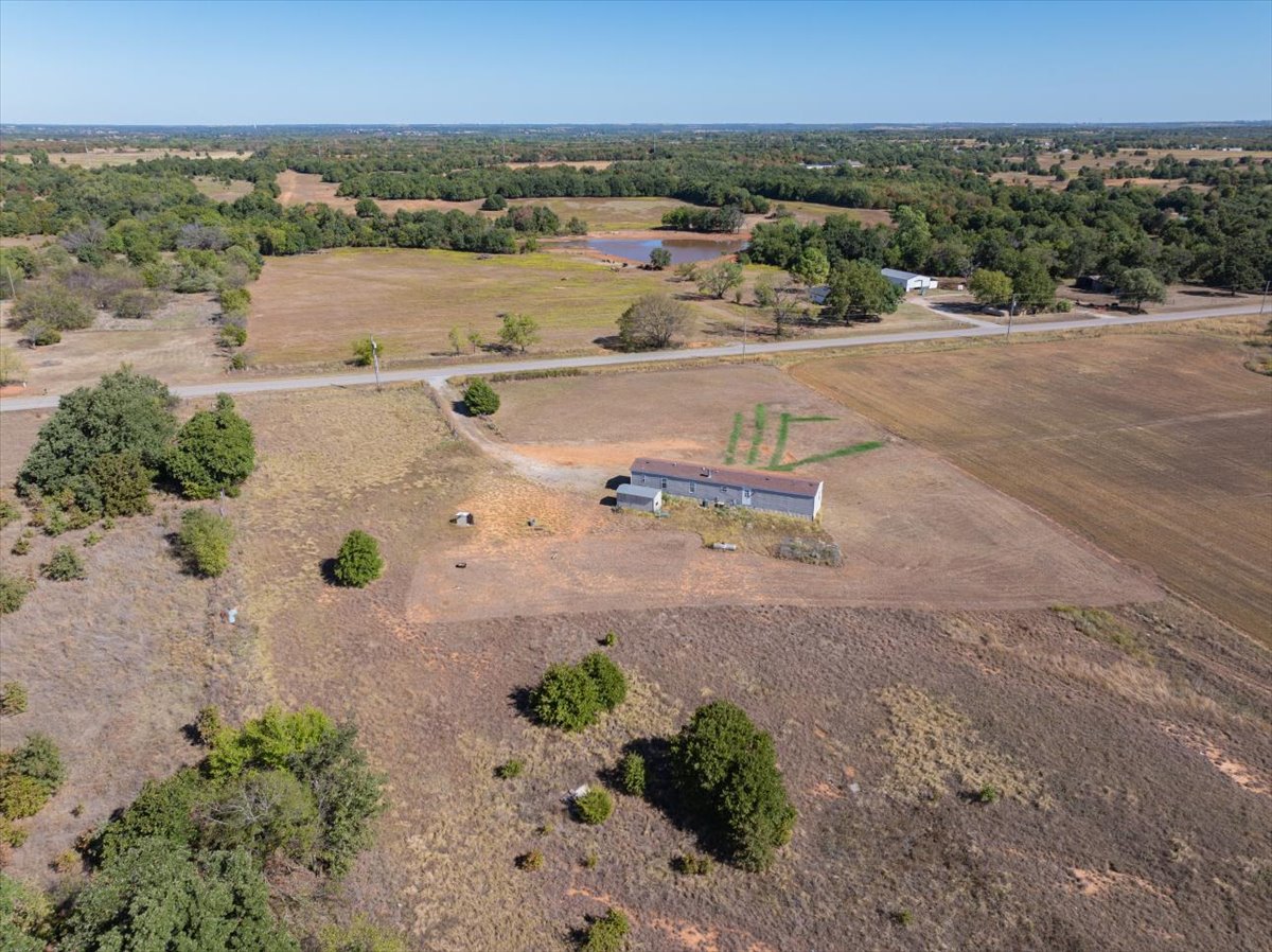 12272 240th Street Property Photo 5