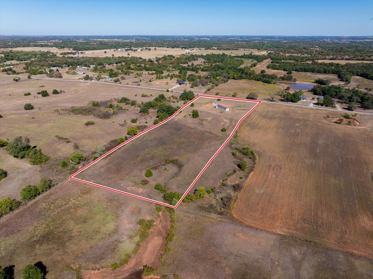 12272 240th Street Property Photo 6