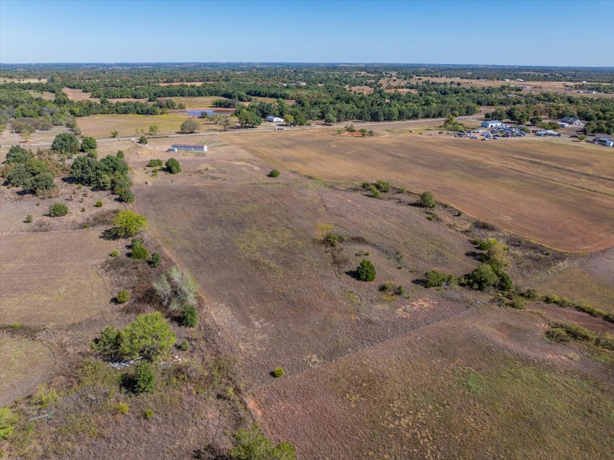 12272 240th Street Property Photo 9