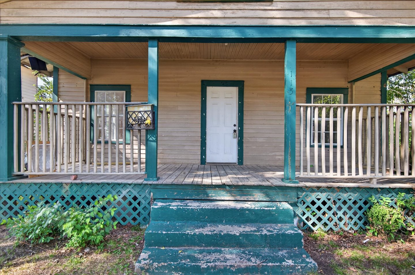 115 S Creek Avenue Property Photo 2