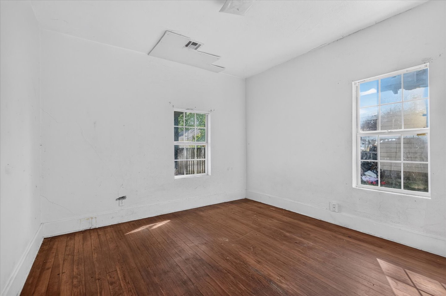 115 S Creek Avenue Property Photo 12