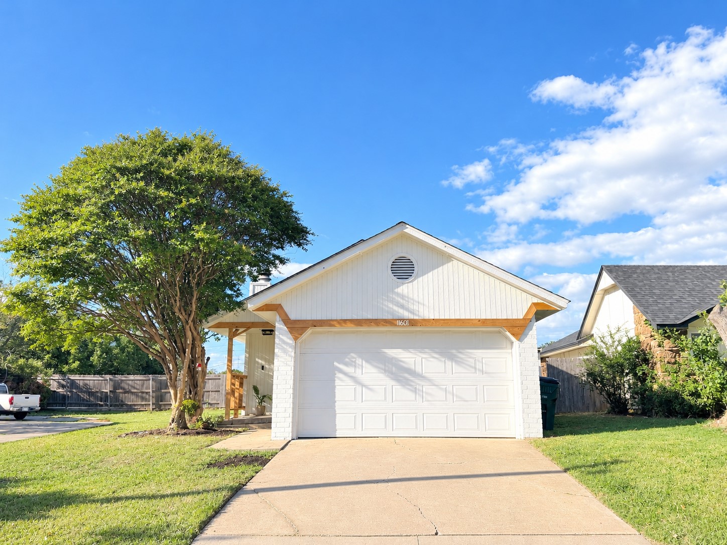 11601 E 84th Court N Property Photo 1