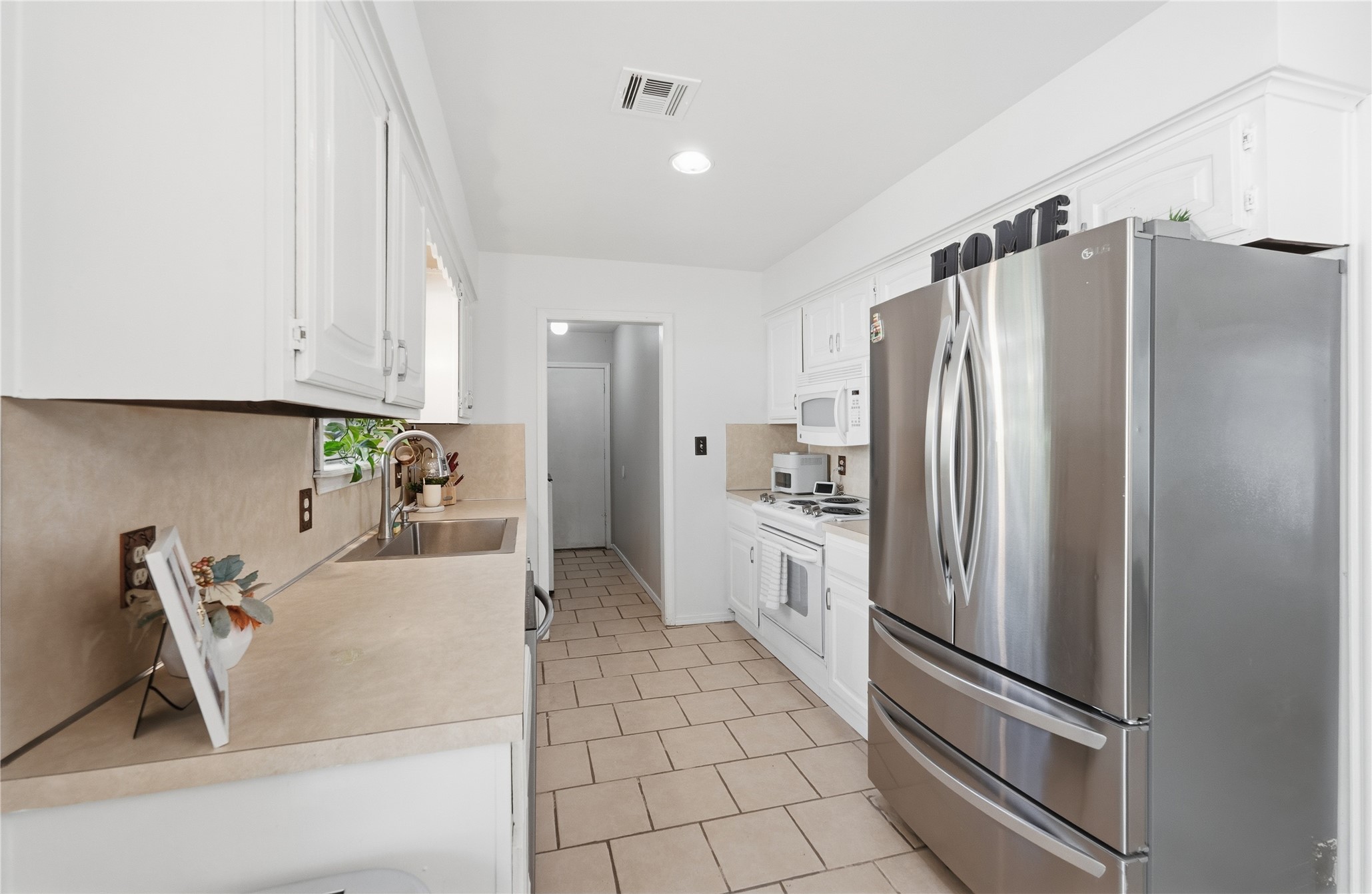 11601 E 84th Court N Property Photo 6