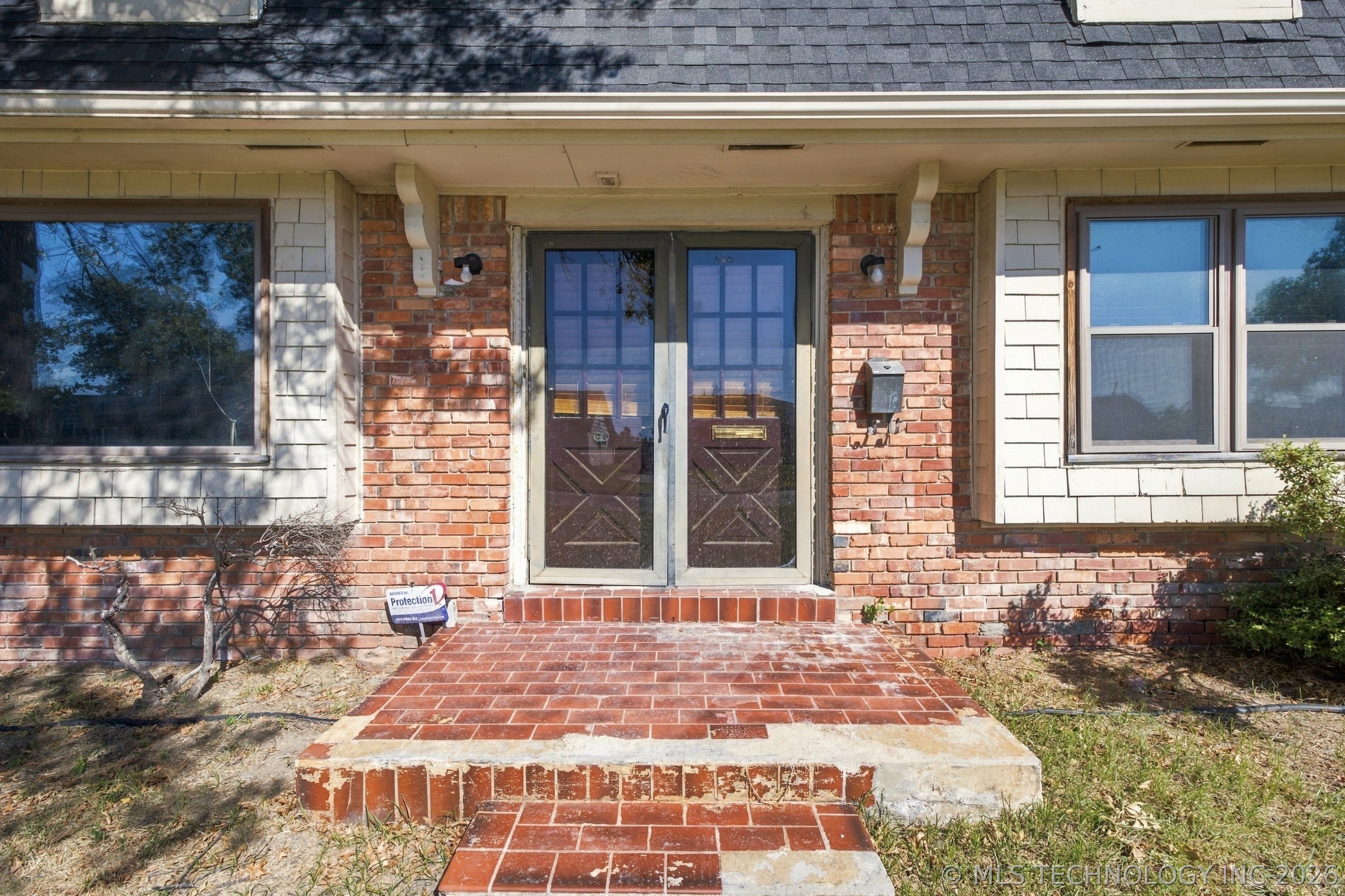 9447 E 40th Place Property Photo 4
