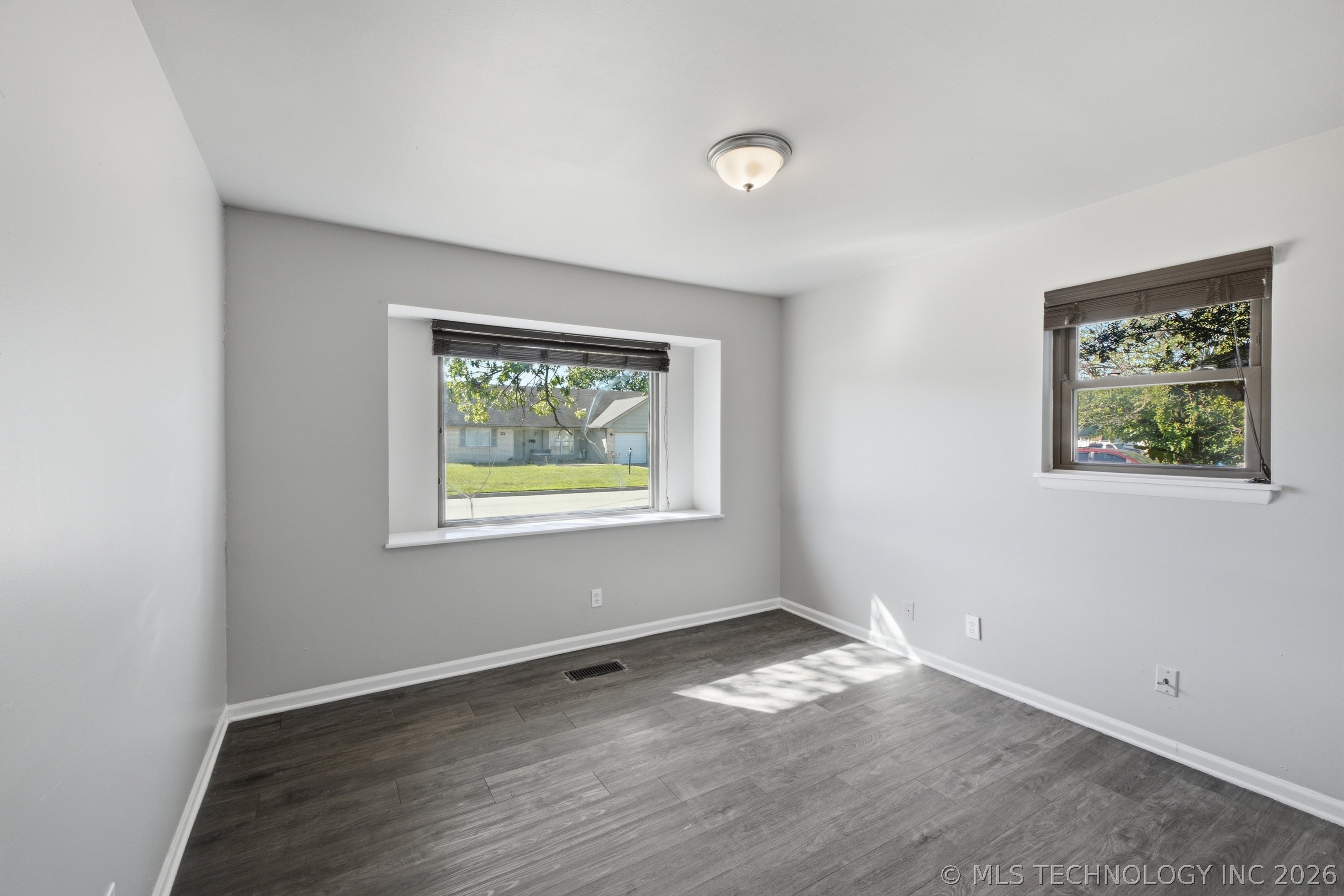 9447 E 40th Place Property Photo 16