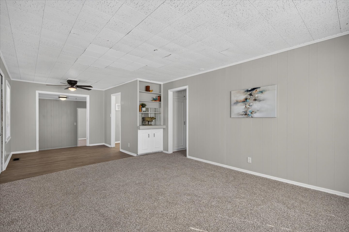 1450 S Elm Avenue Property Photo 4